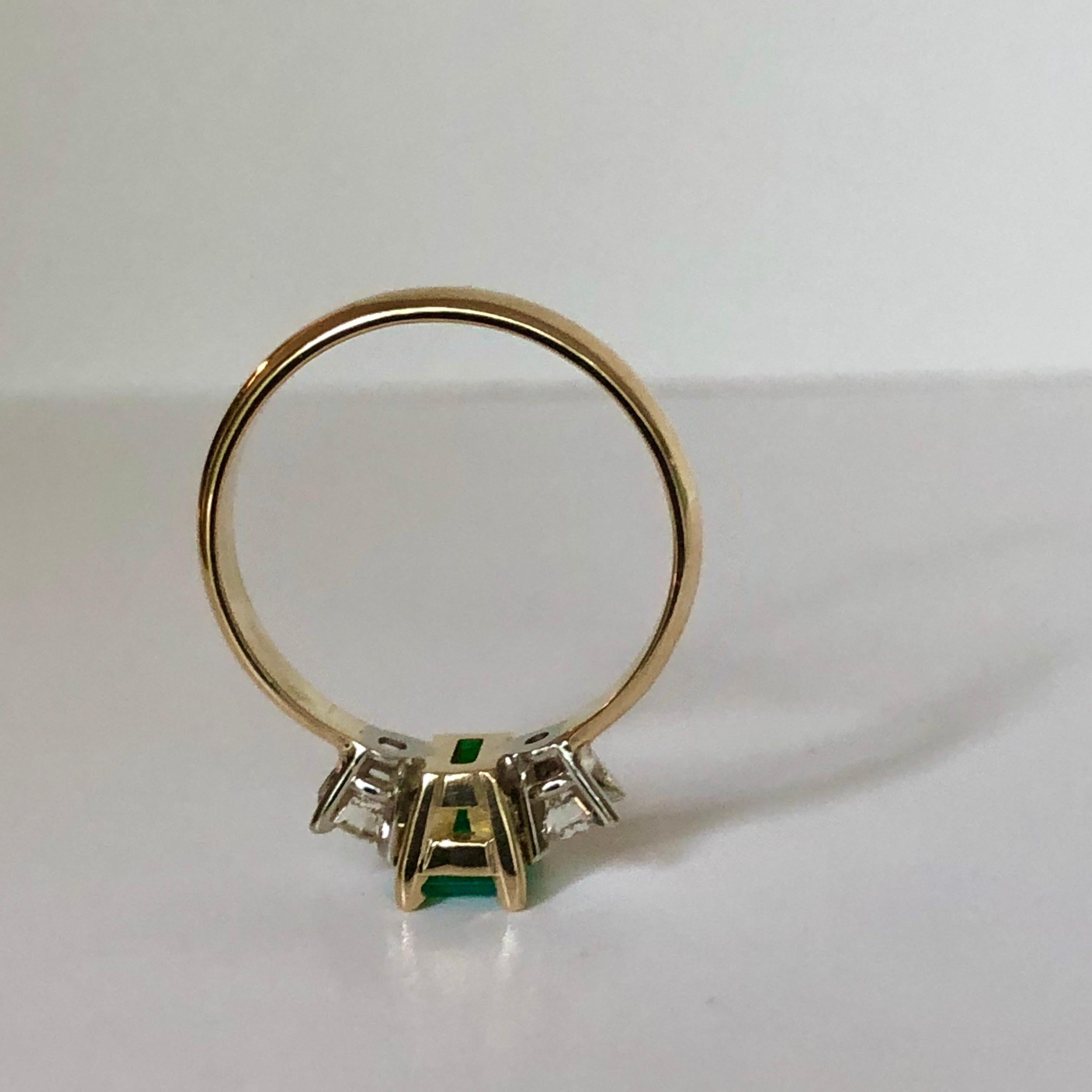 Colombian Emerald Diamond Three-Stone Engagement Ring 18 Karat For Sale 3