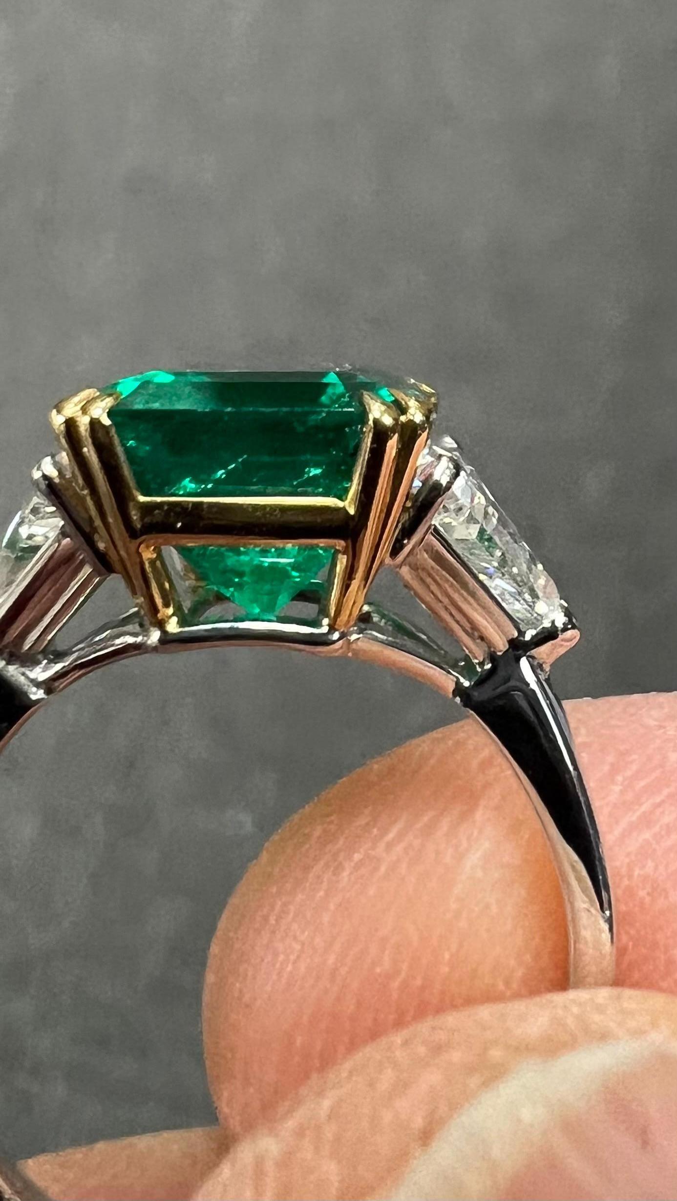 Kolumbianischer Smaragd-Diamant-Dreistein-Weißgoldring 4