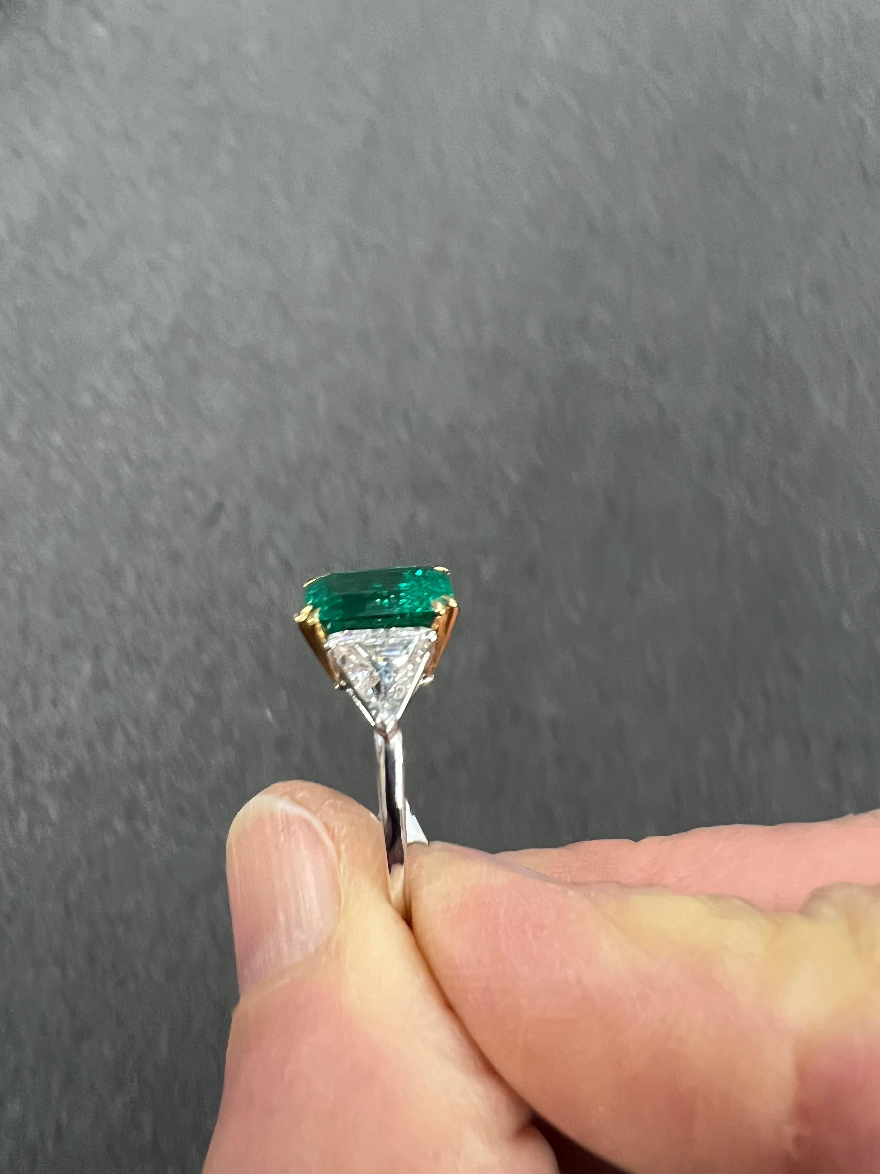 Kolumbianischer Smaragd-Diamant-Dreistein-Weißgoldring 7