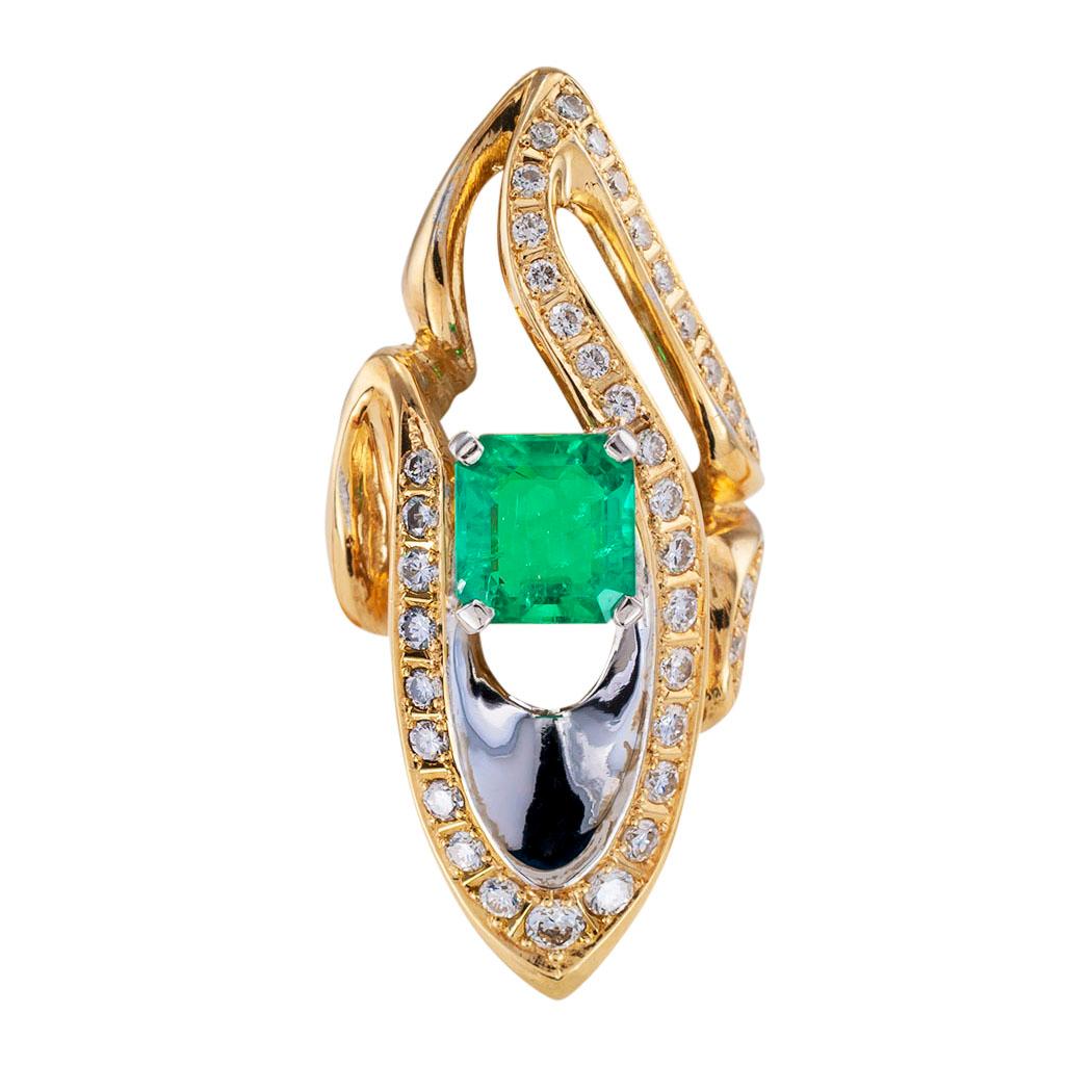 Contemporary Colombian Emerald Diamond Two-Tone Gold Cocktail Ring For Sale