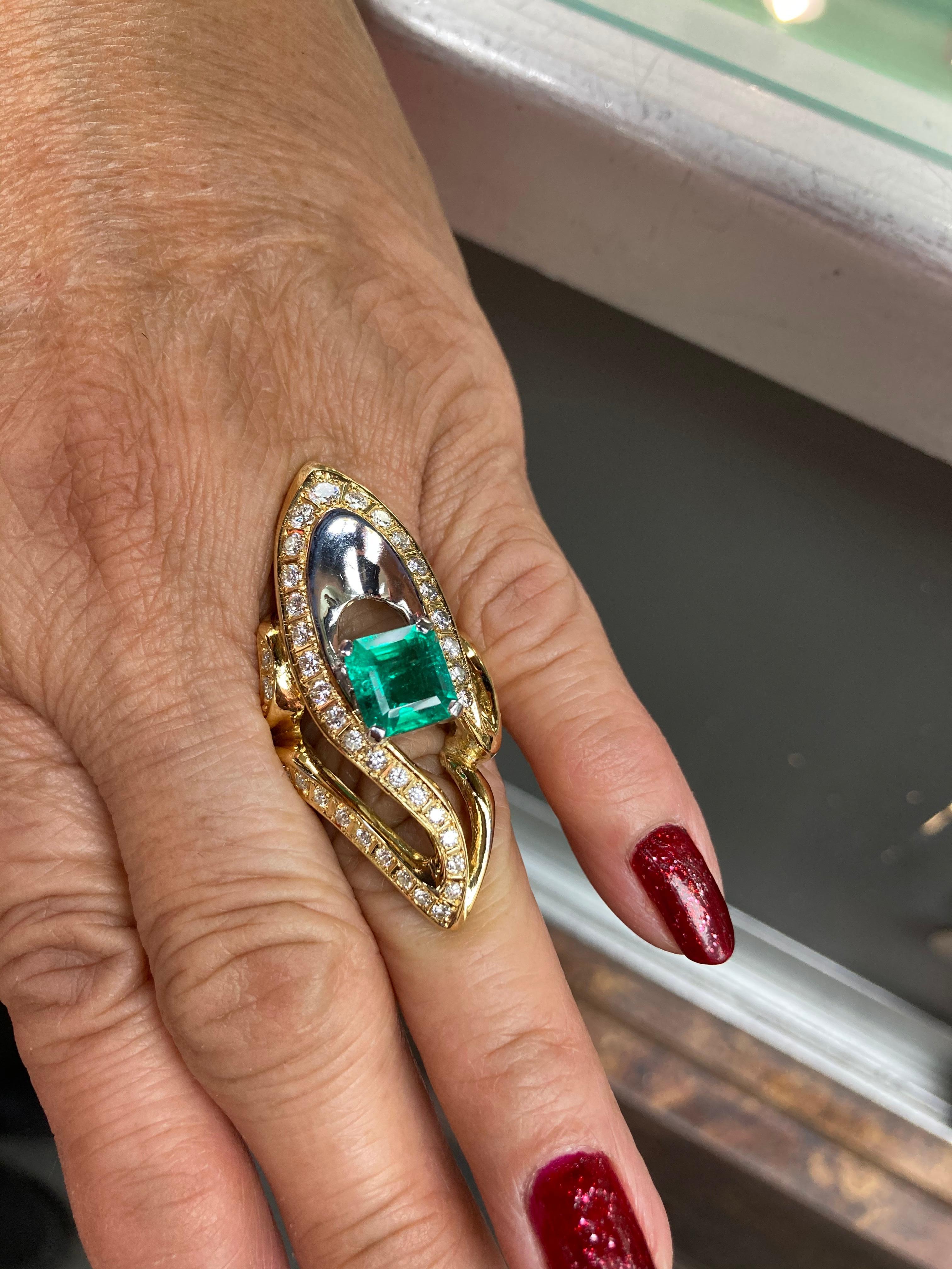 Colombian Emerald Diamond Two-Tone Gold Cocktail Ring For Sale 2