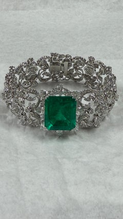 Bracelet d'inspiration vintage avec émeraudes colombiennes et diamants, certifié par Gübelin