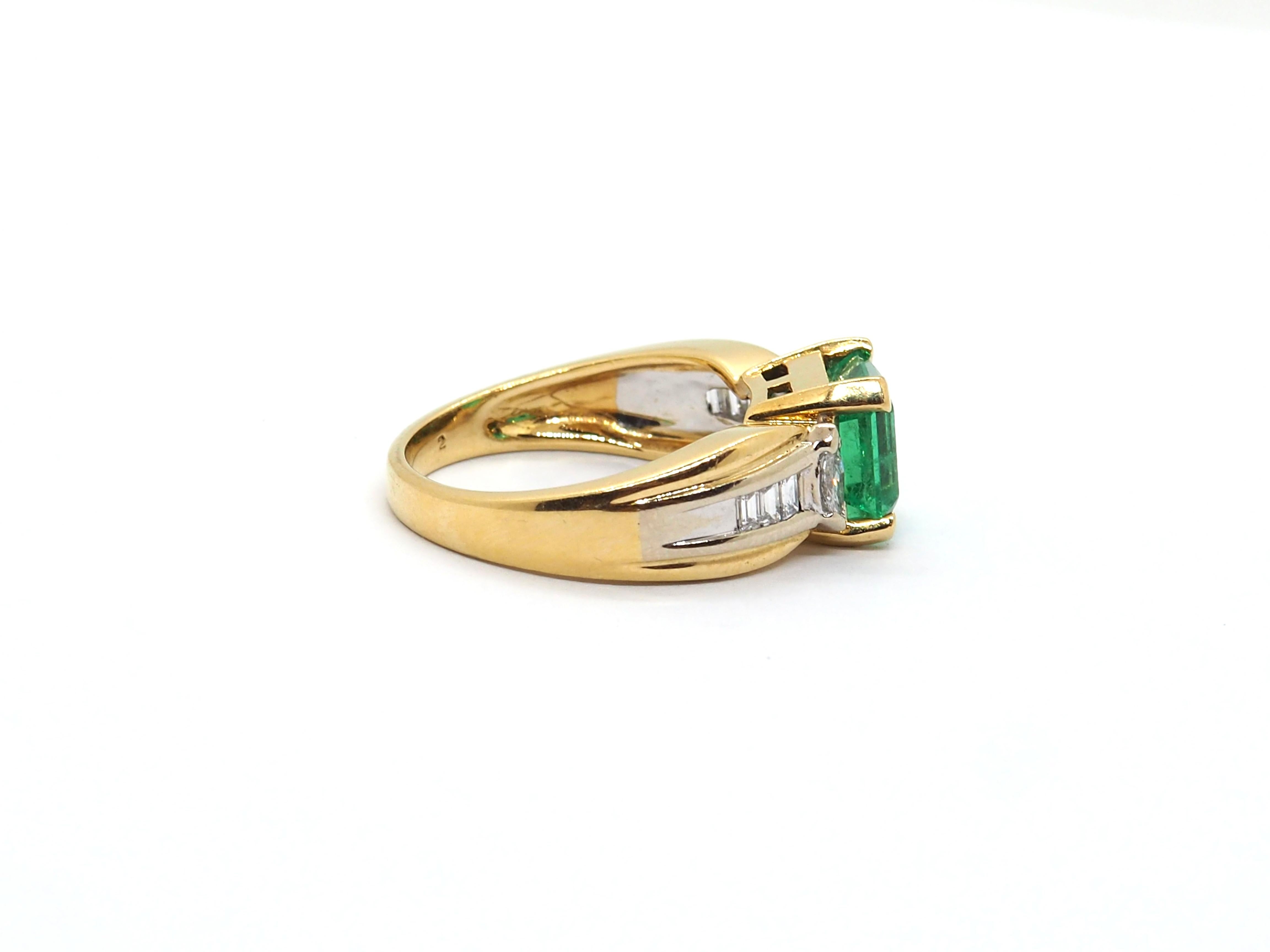Emerald Cut Colombian Emerald Diamonds 18K Gold Ring For Sale