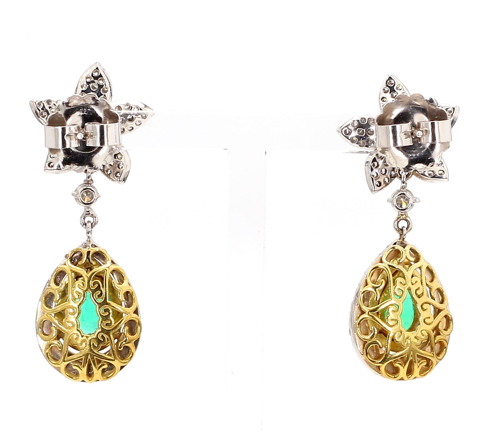Women's Colombian Emerald Earrings Pear Shape GIA Certified 3.26 ct 18K Two Tone Gold For Sale