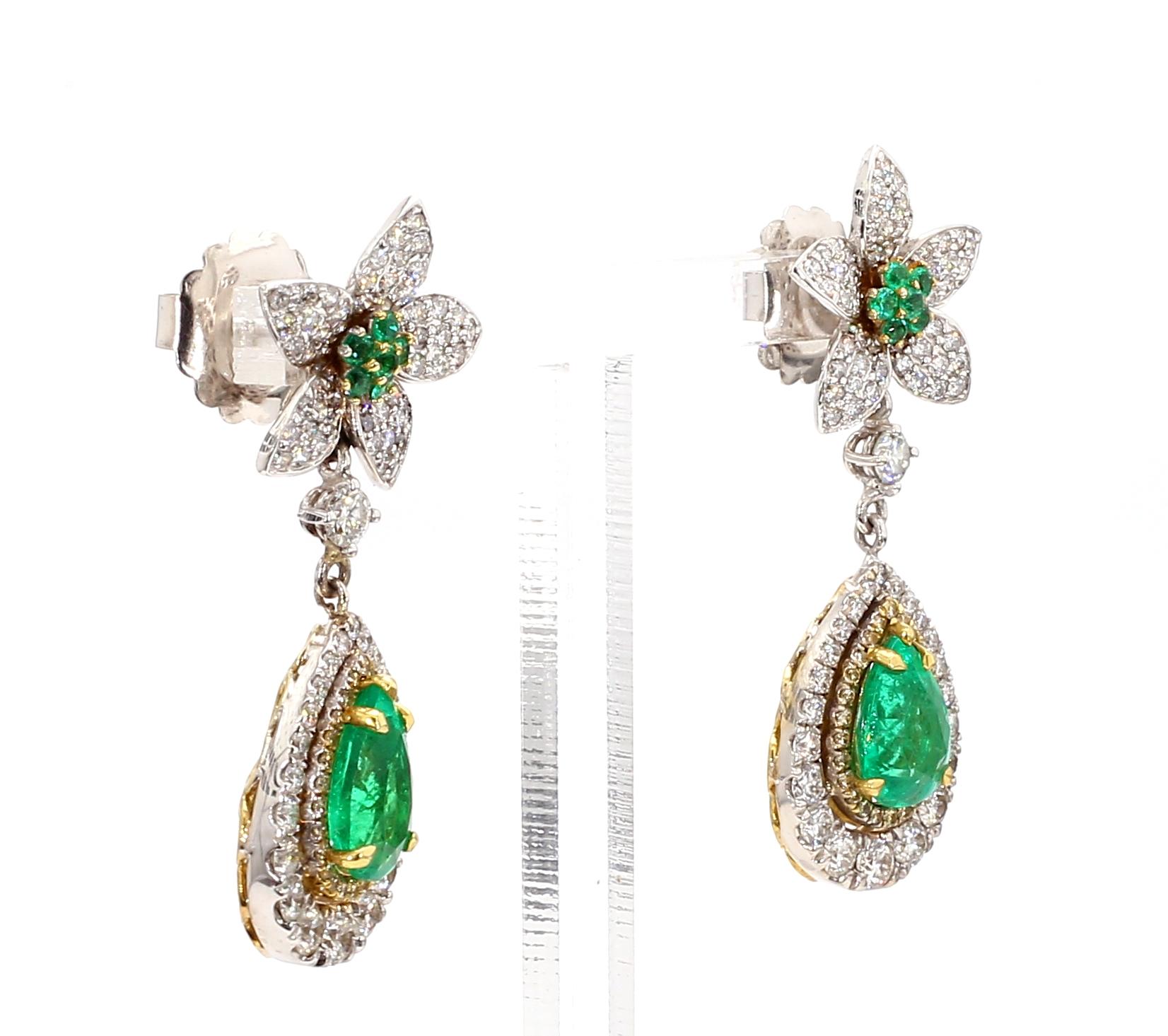Colombian Emerald Earrings Pear Shape GIA Certified 3.26 ct 18K Two Tone Gold For Sale 3