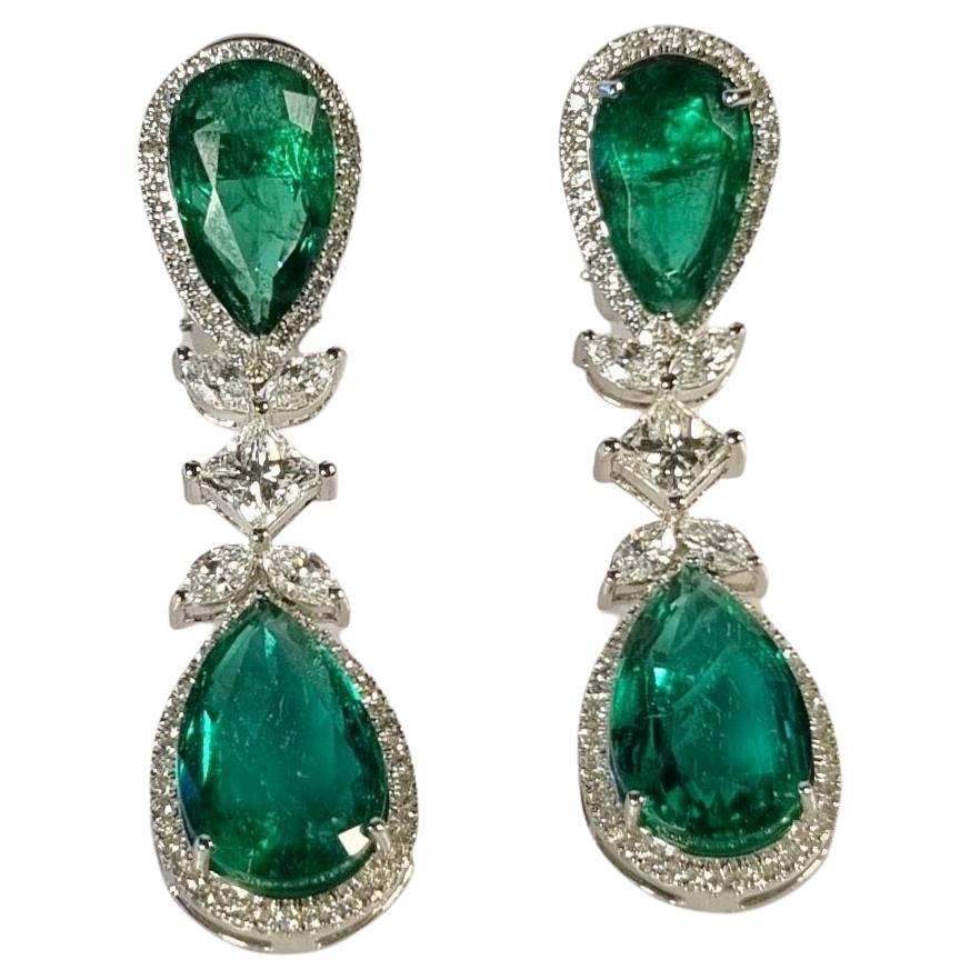 Colombian Emerald Earrings with Diamonds and Yellow Gold For Sale