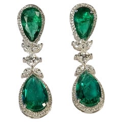 Colombian Emerald Earrings with Diamonds and Yellow Gold