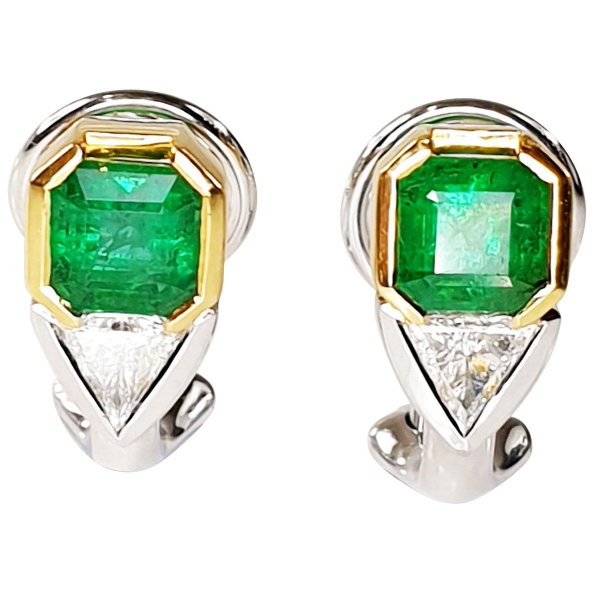 Colombian Emerald Earrings with Trillion-Cut Diamonds in 18 Karat Gold Settings