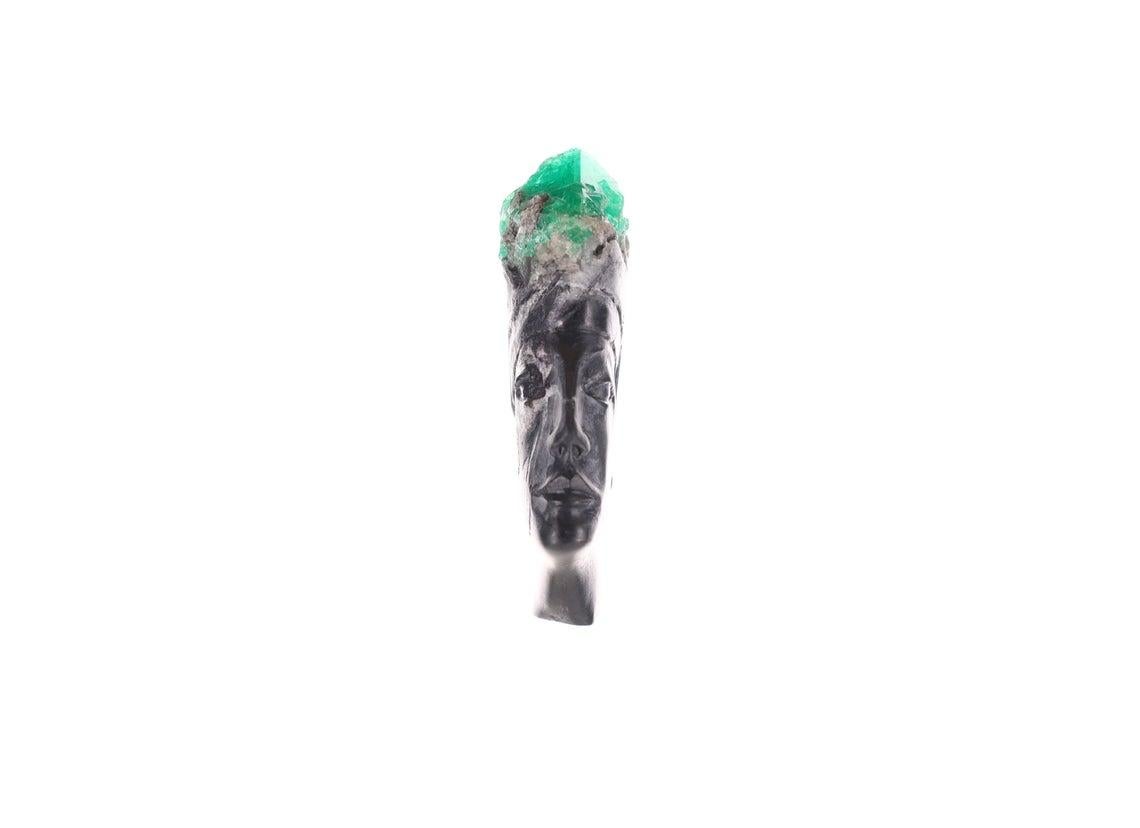 kolumbianische Smaragd-Skulptur ägyptische Göttin aus Rohkristall im Zustand „Neu“ im Angebot in Jupiter, FL