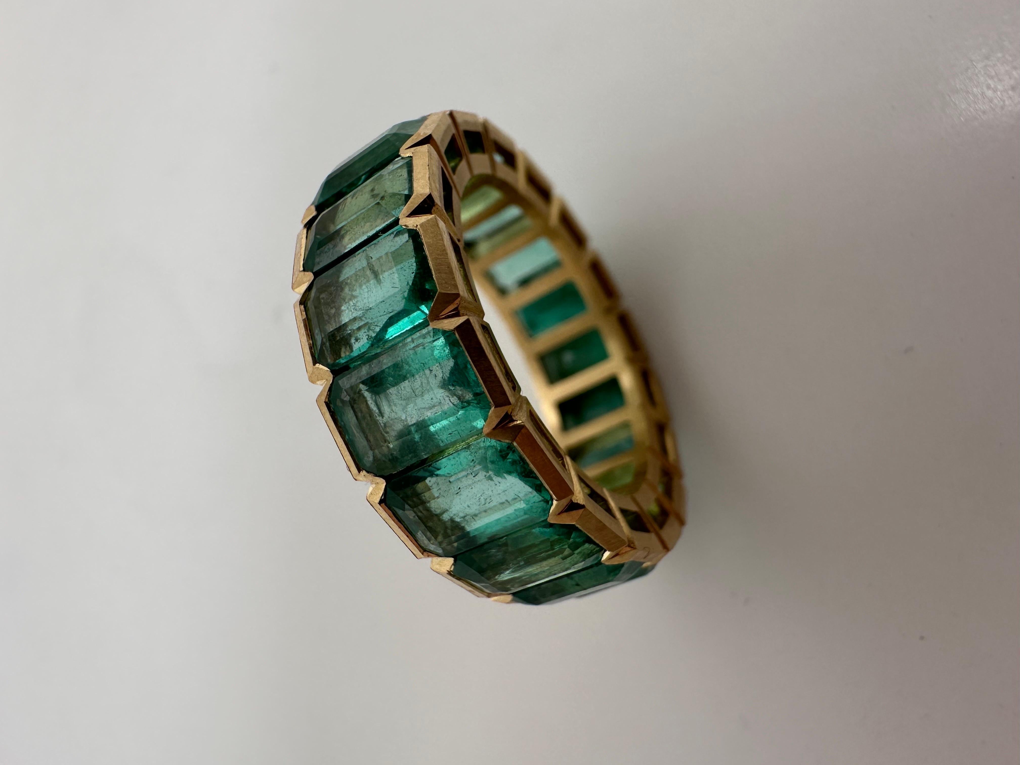 Bague d'éternité Zambie en or jaune 18 carats finition mate Unisexe en vente