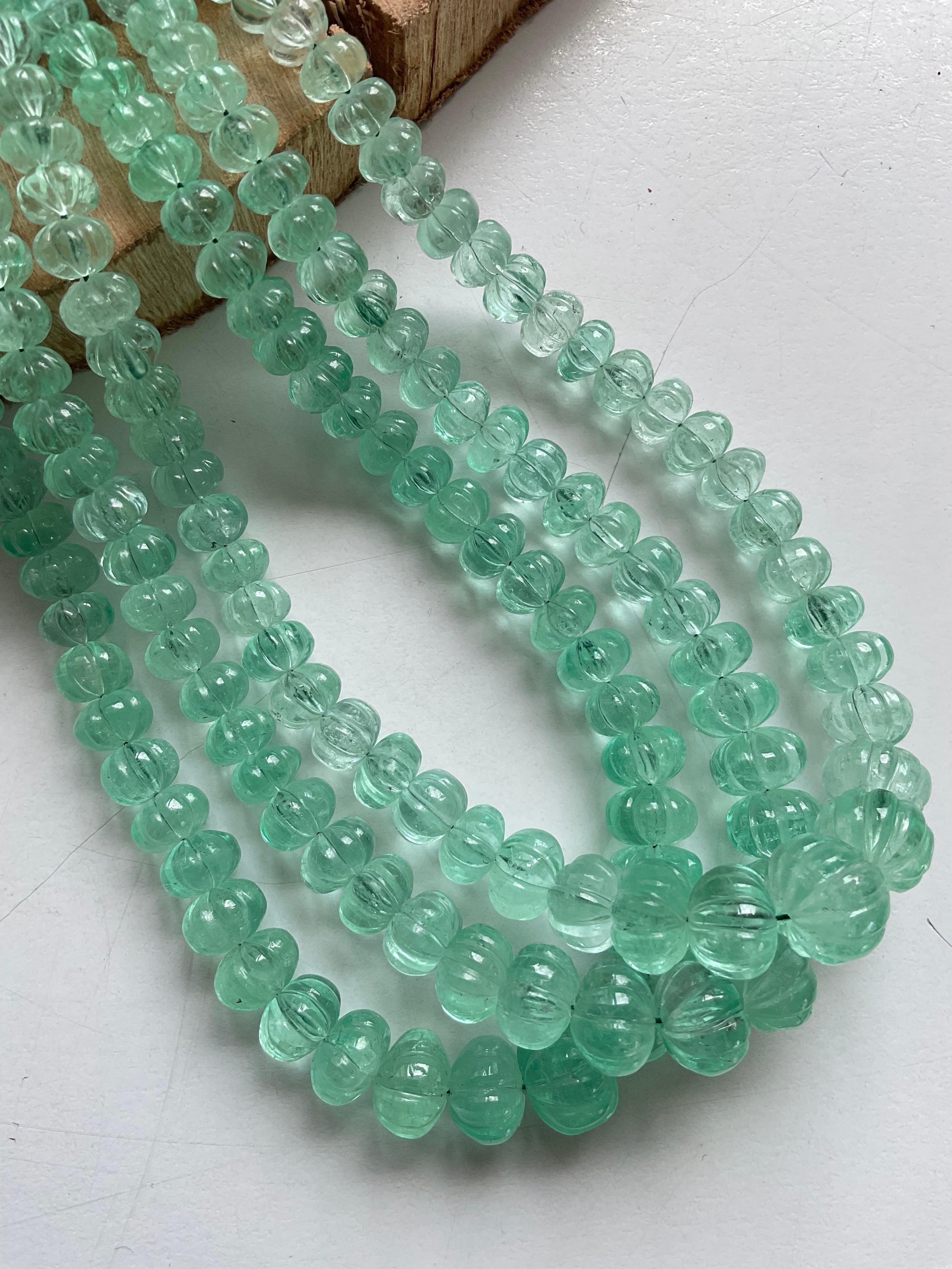Kolumbianischer Smaragd Perlenschmuck Halskette Melone Perlen Edelstein Qualität
Größe: 4 bis 7 MM 
Gewicht : 521.6 Karat
Zeile : 3

