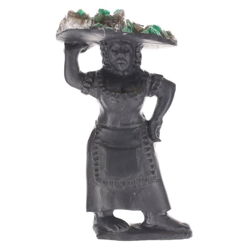 Kolumbianische Smaragd-Obst-Dame aus Rohkristall-Skulptur