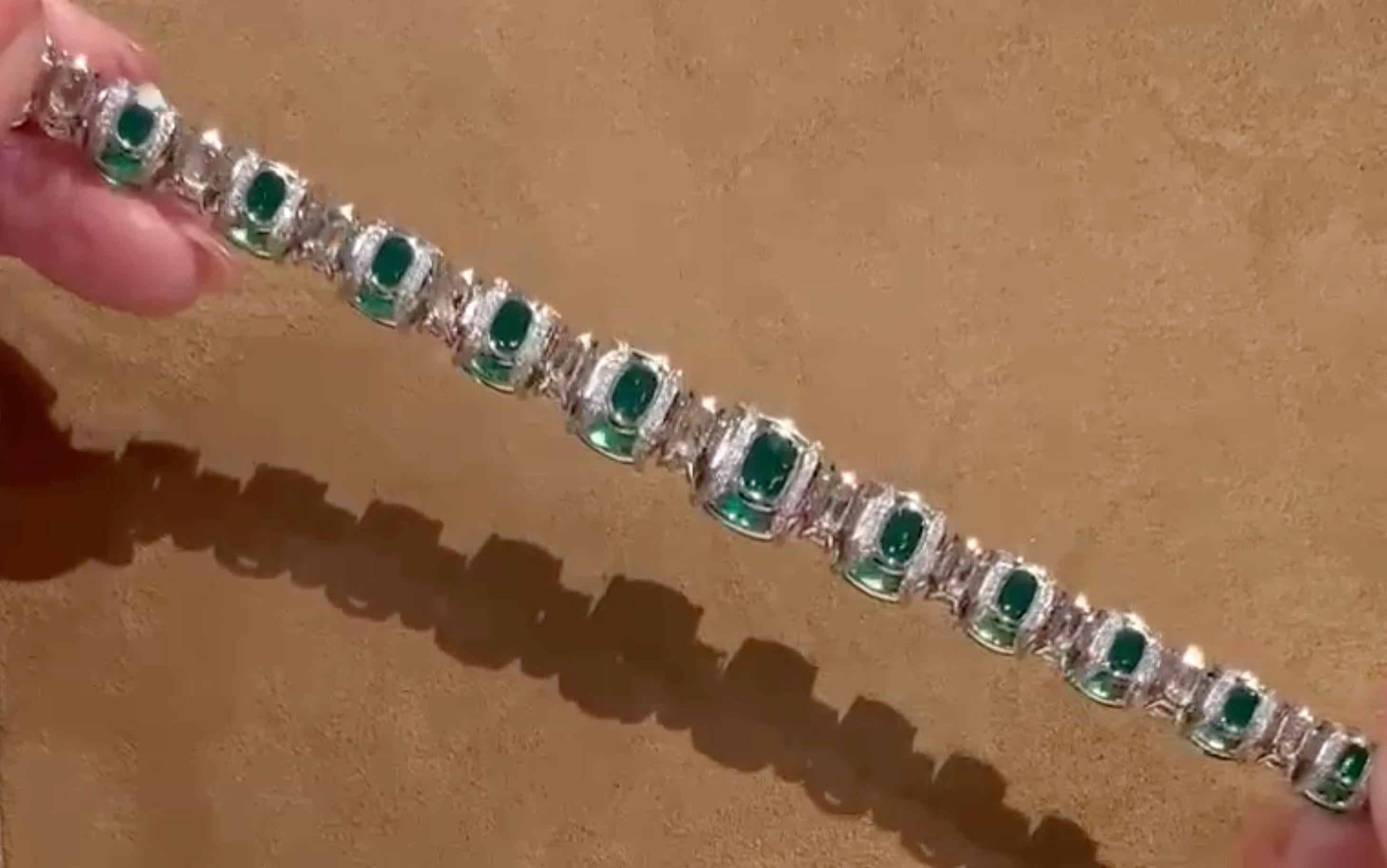 Femenino o masculino Esmeralda colombiana y pulsera de diamantes GIA en oro blanco de 18 quilates, certificado Gübelin en venta