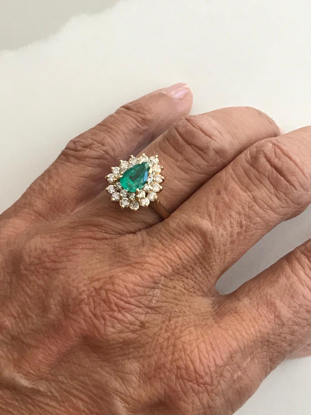 Colombian Emerald in Halo Diamond Ring 2.20 Carat Yellow Gold In Good Condition In Laguna Hills, CA