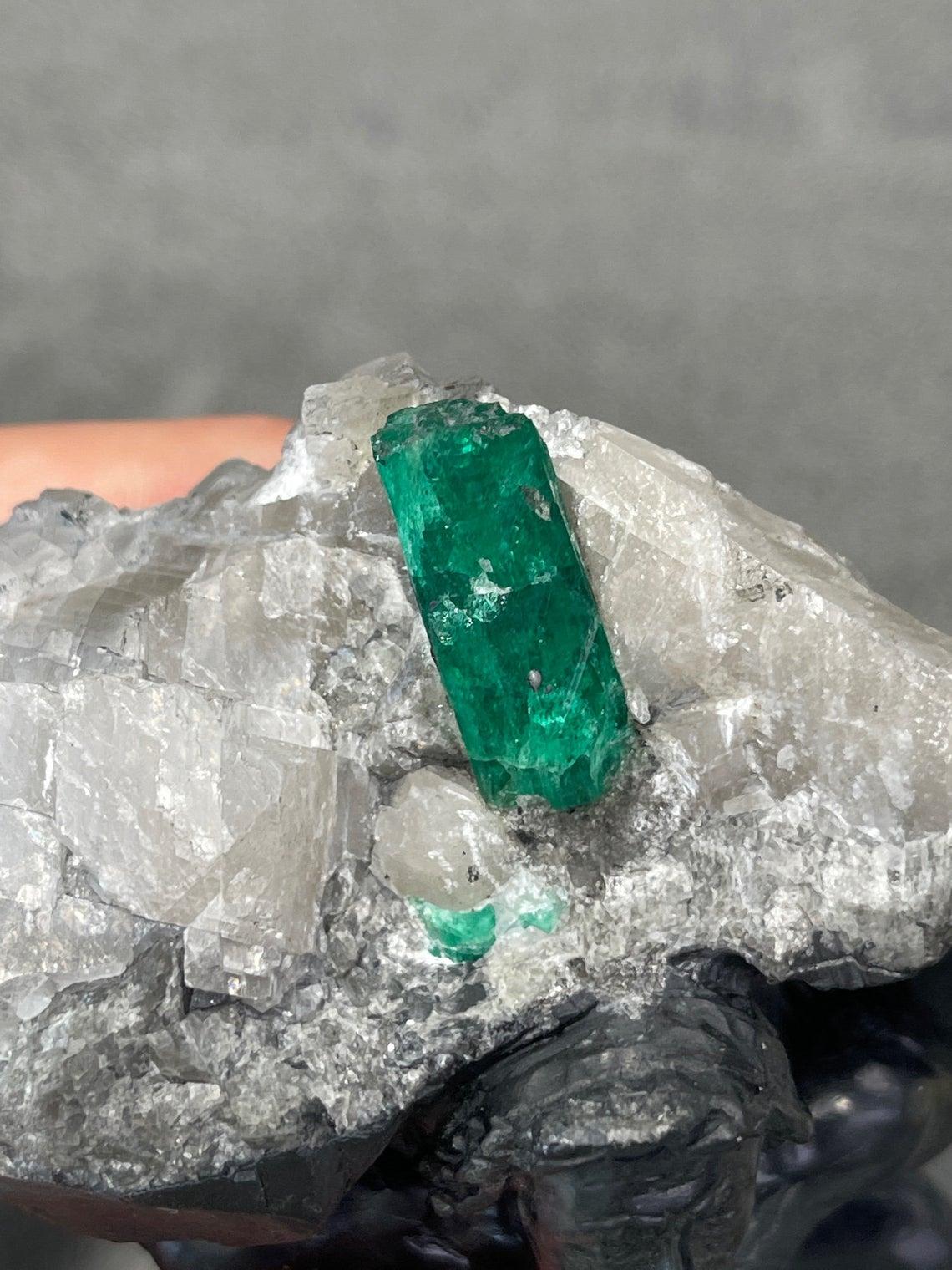 Colombian Emerald Miner Rough Crystal Sculpture For Sale 2