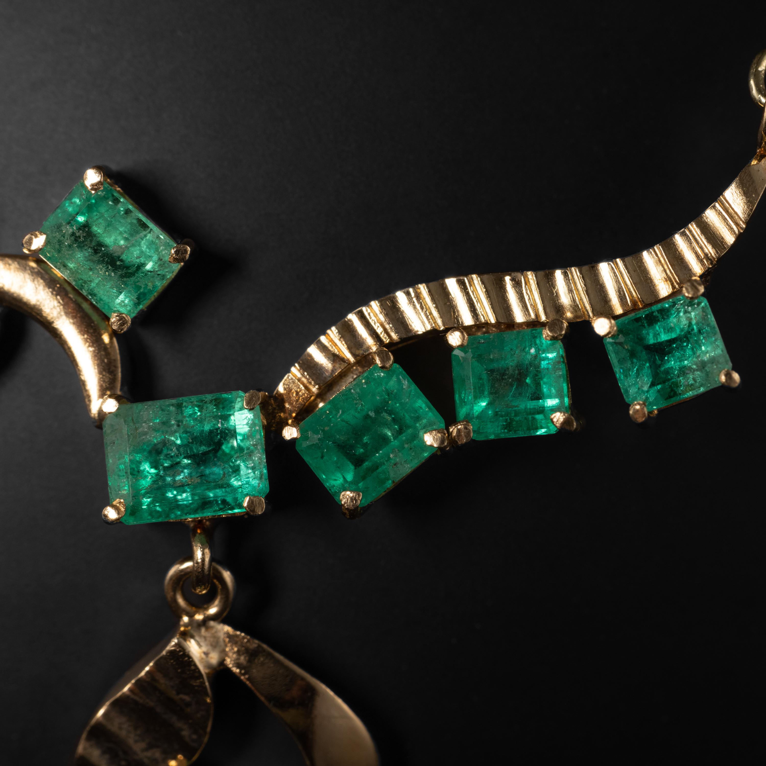 Emerald Necklace 4.32 Carats Circa 1980s Certified Colombian  In New Condition For Sale In Southbury, CT