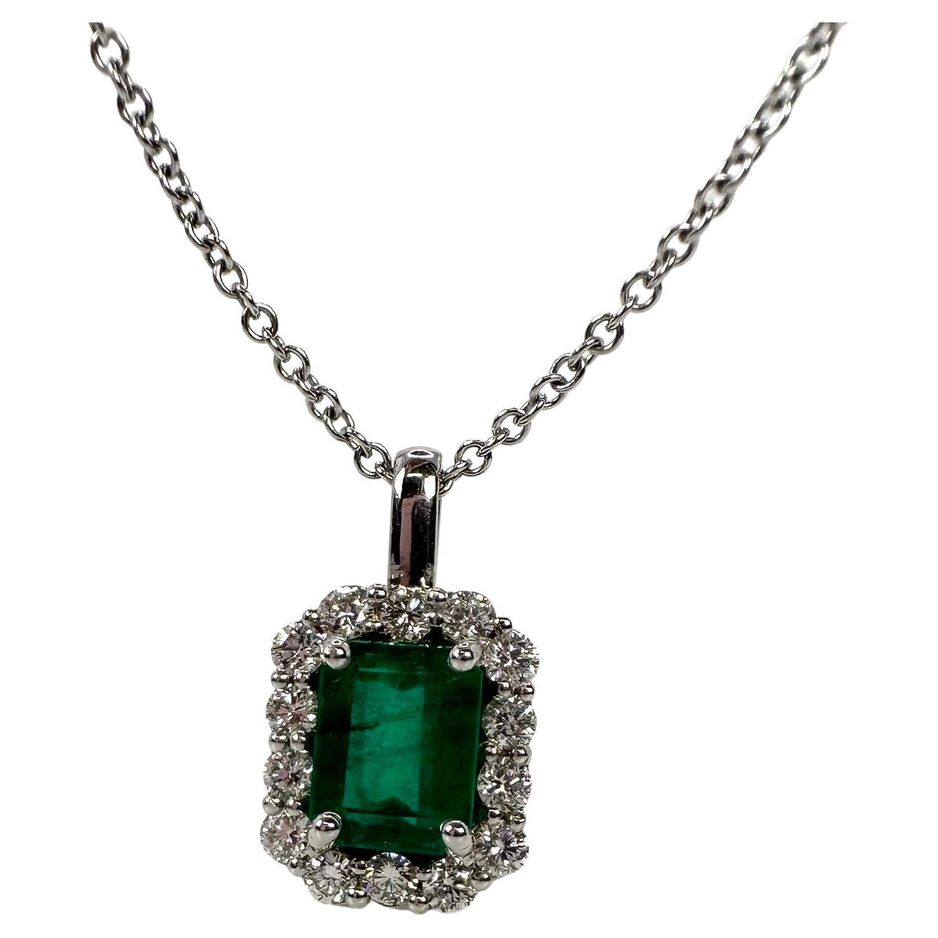 Colombian Emerald Necklace Modern Design Certified Emerald Gemstone Rare 14kt For Sale
