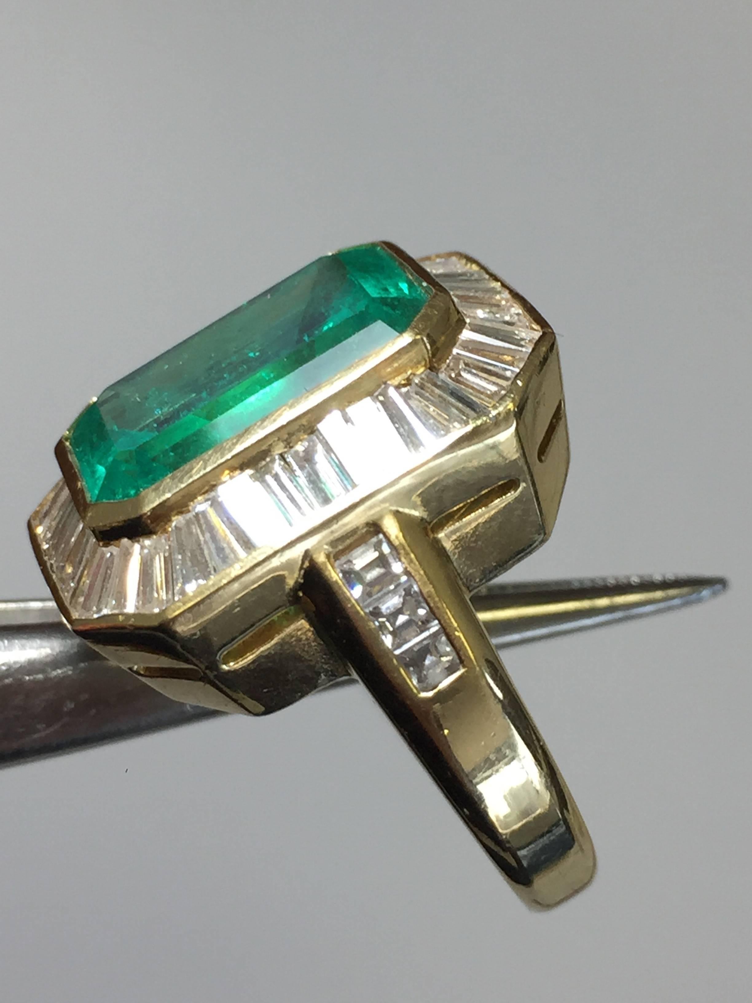 Colombian Emerald Octagon and Diamond Cocktail Ring in 18 Karat Yellow Gold 1