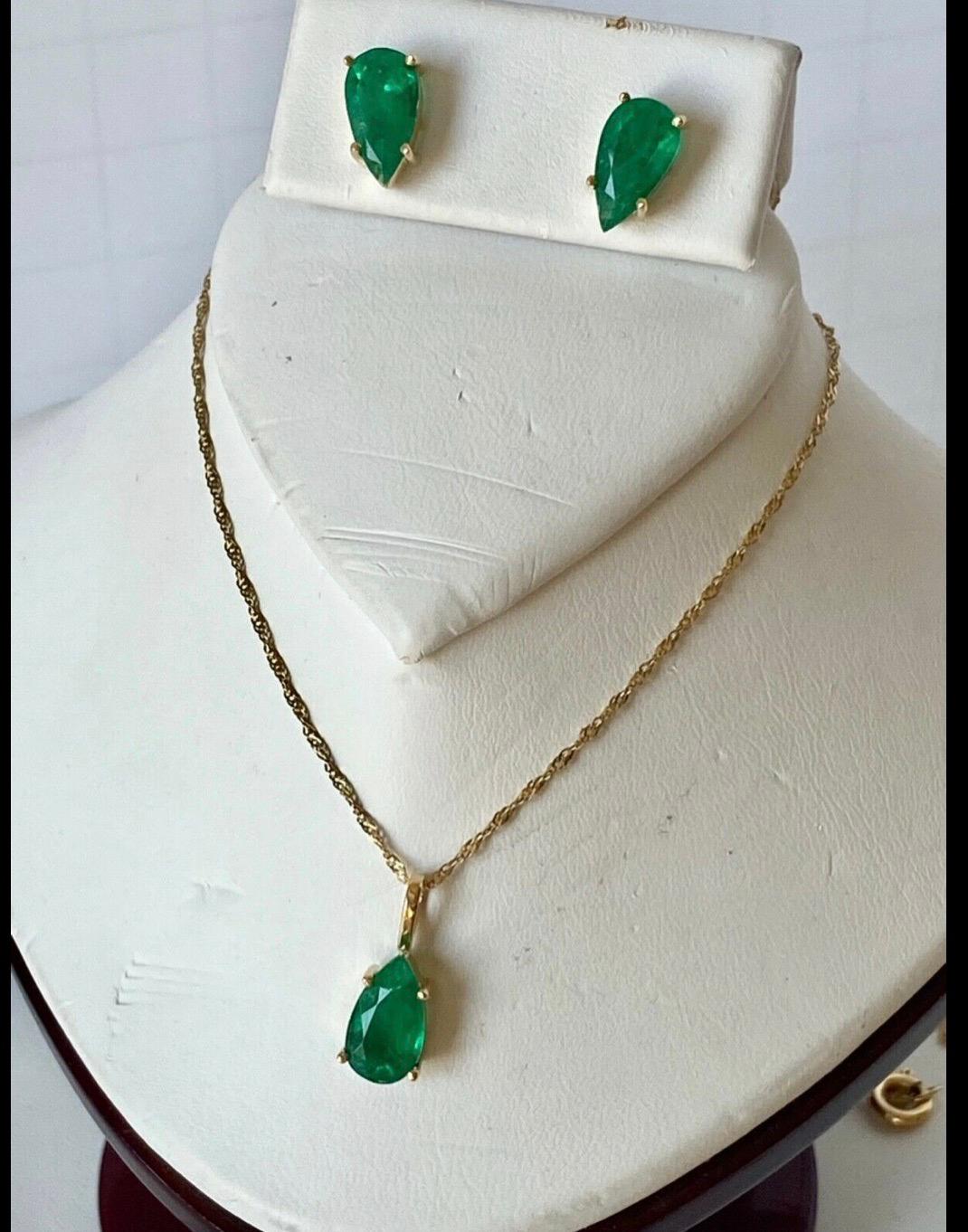 emerald pendant earring