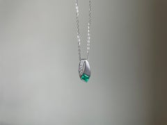 Colombian Emerald Pendant in Platinum, VVS, Art Deco, 0.28Ct