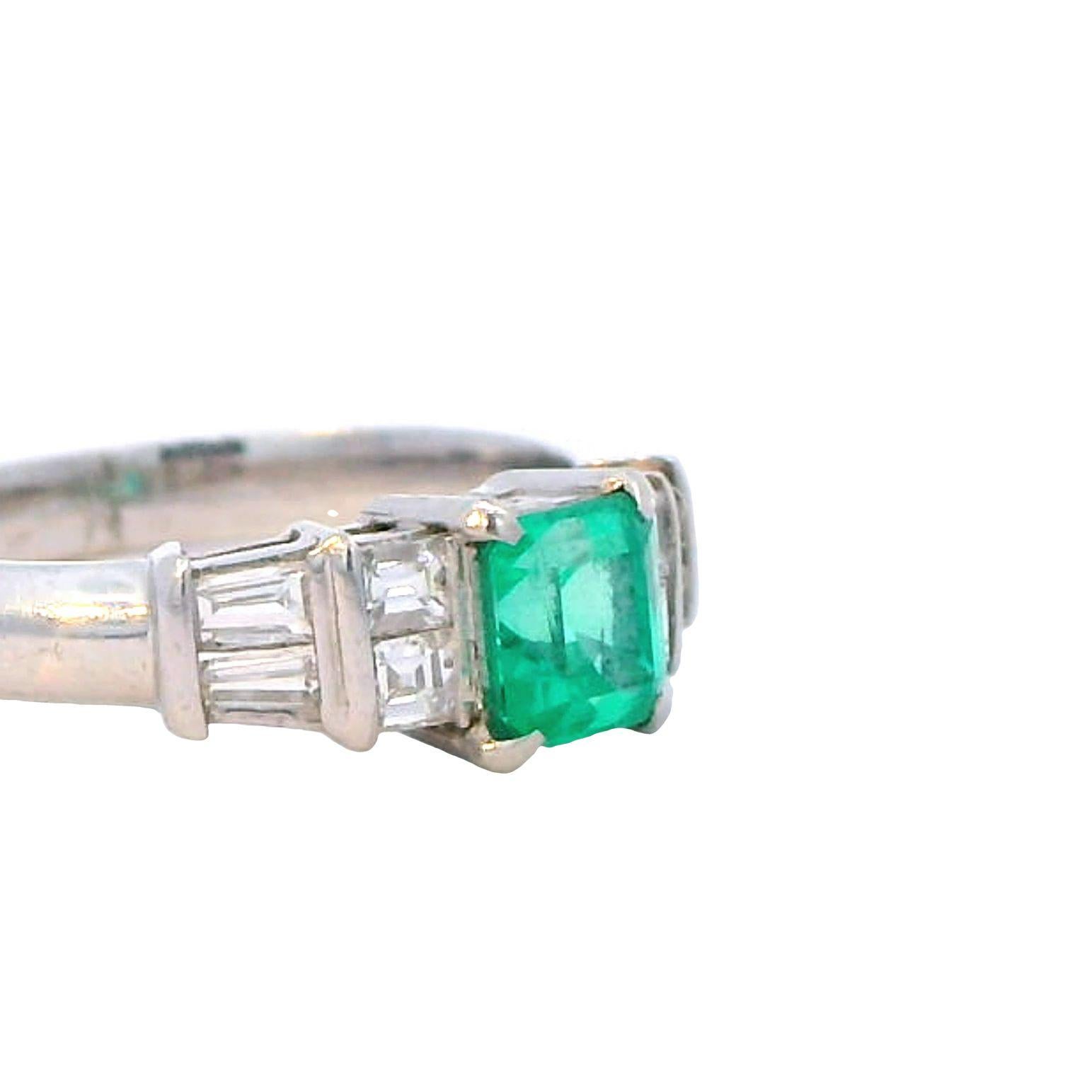 Modern Colombian Emerald Platinum Ring For Sale
