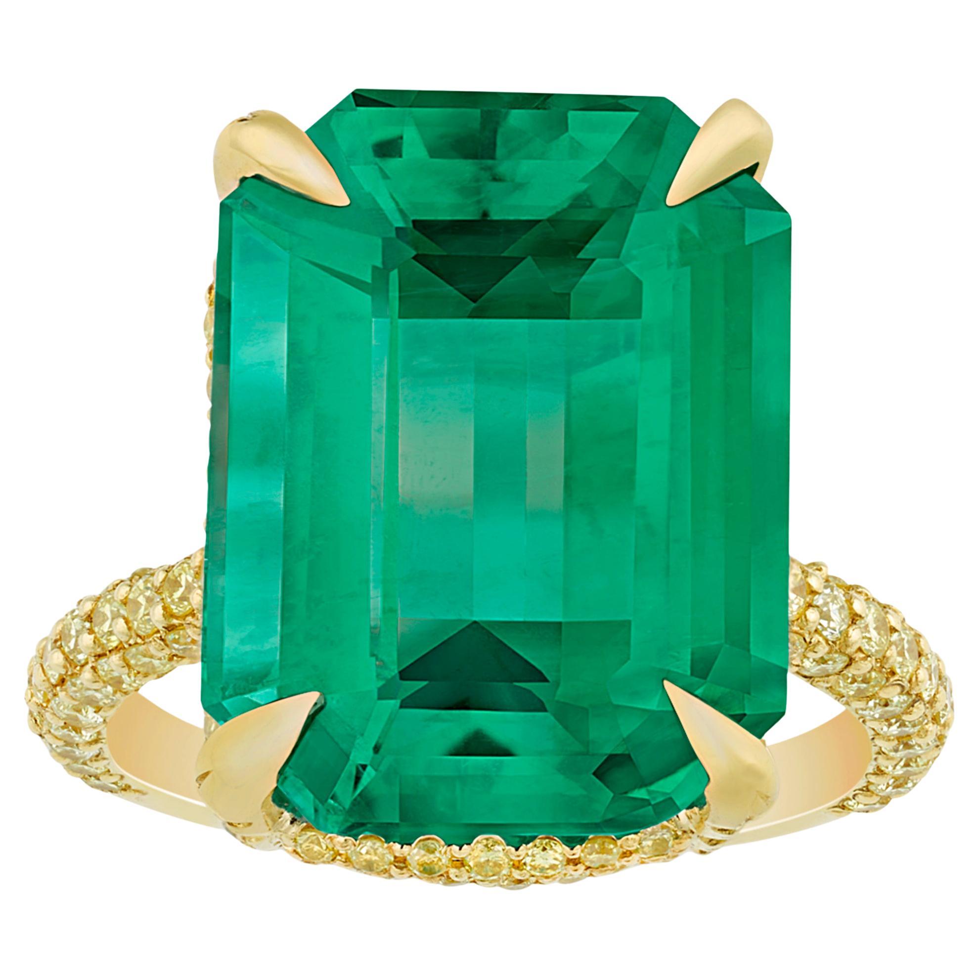 Colombian Emerald Ring, 13.67 Carats For Sale