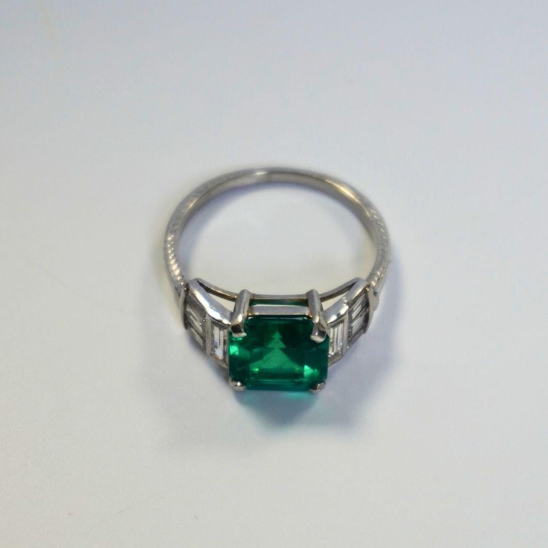 Contemporary Colombian Emerald Ring 2.13 Carats, Diamonds, Platinum Ring, Colombian Emerald For Sale