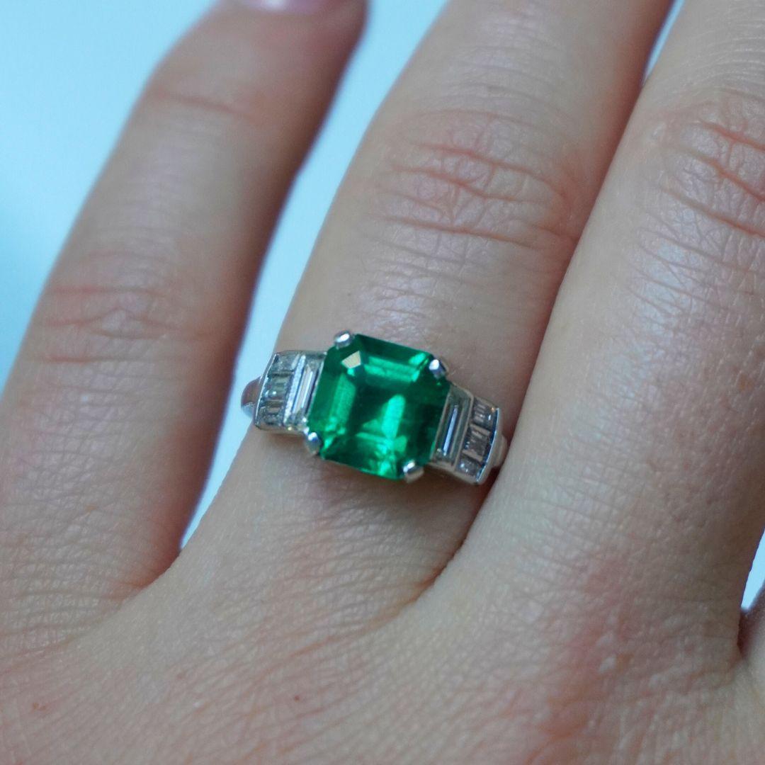 Women's or Men's Colombian Emerald Ring 2.13 Carats, Diamonds, Platinum Ring, Colombian Emerald For Sale