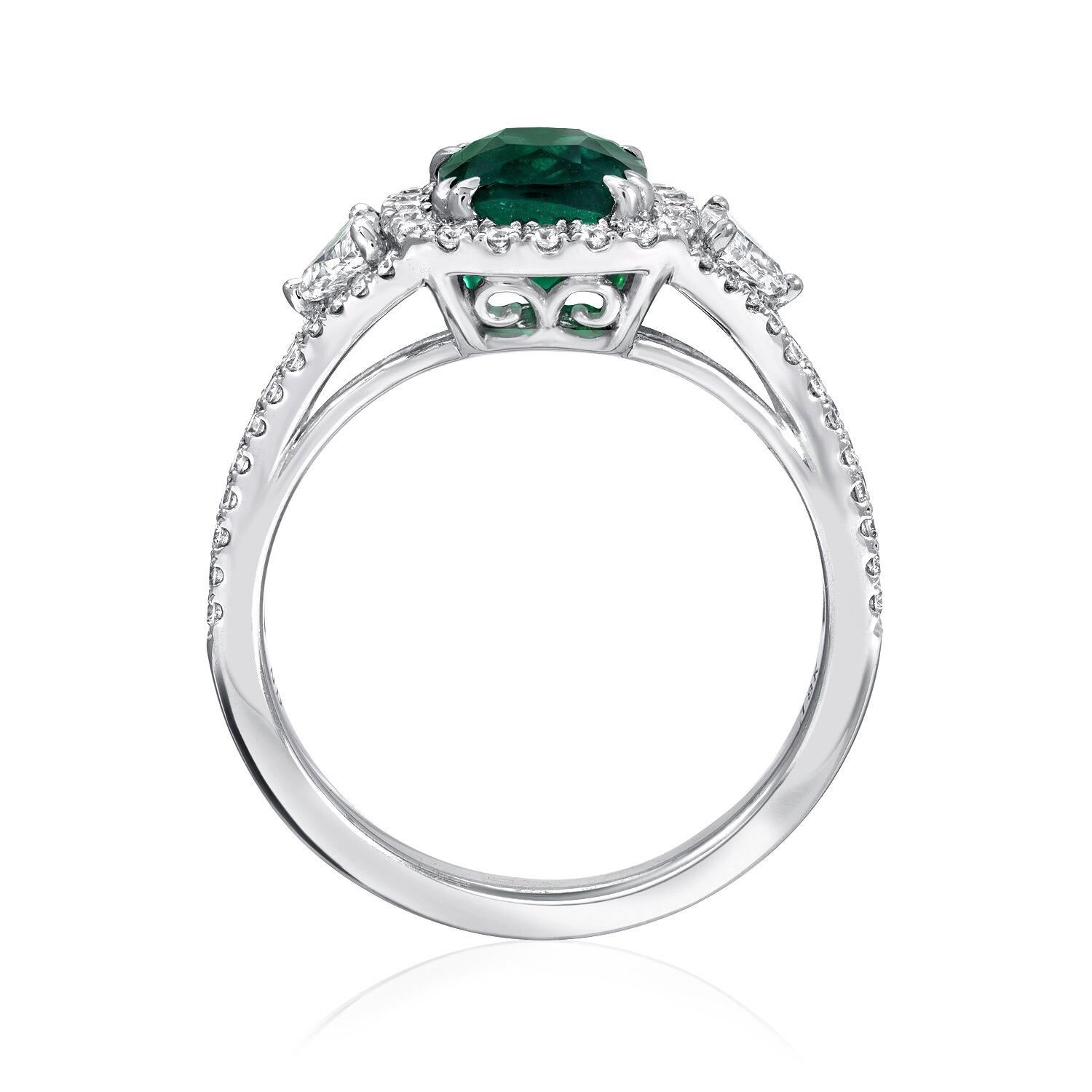 Modern Colombian Emerald Ring Cushion Cut 1.39 Carats