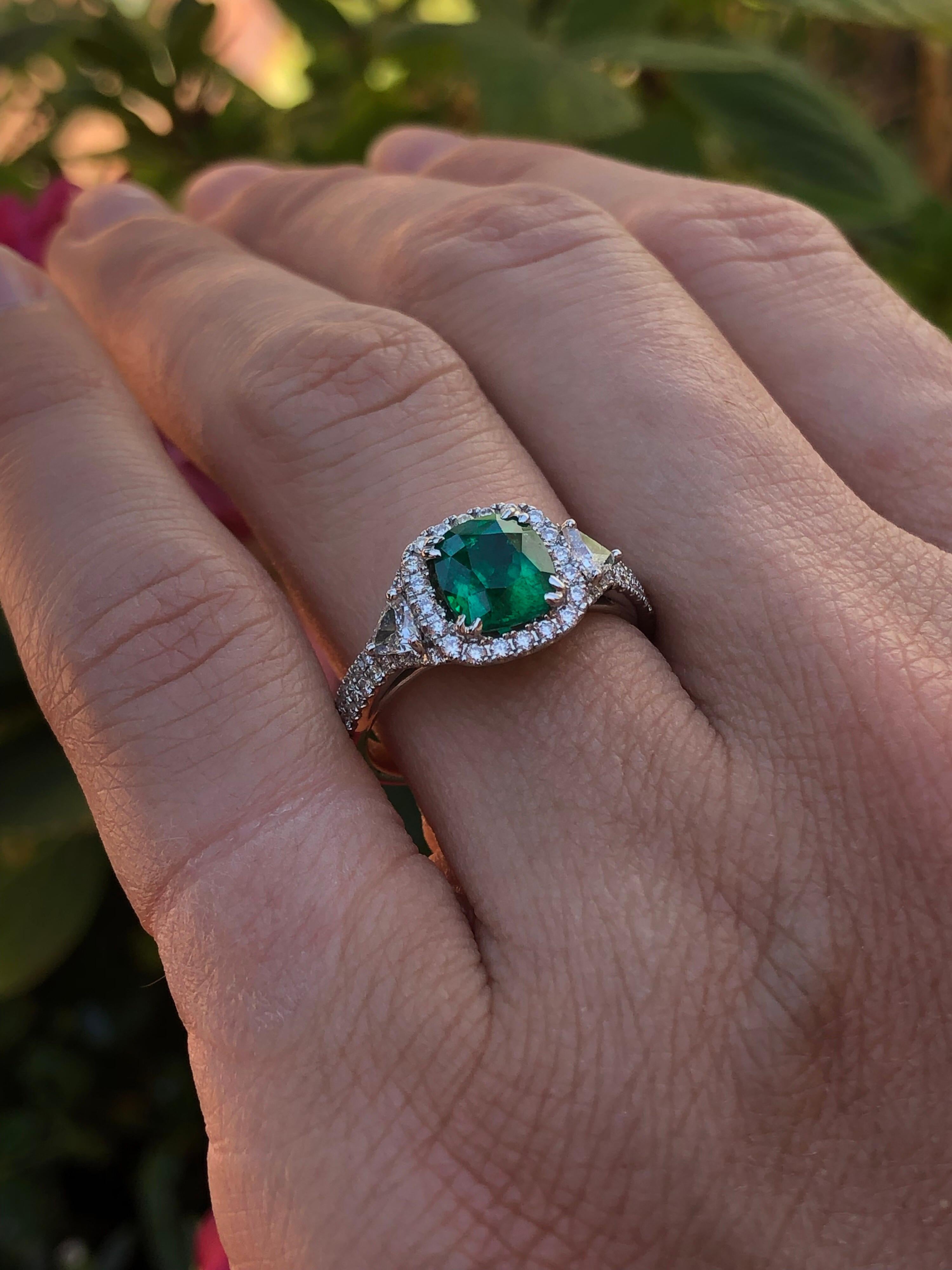 Colombian Emerald Ring Cushion Cut 1.39 Carats 3
