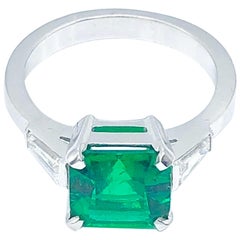 18 Karat White Gold Colombian Emerald Engagement Ring