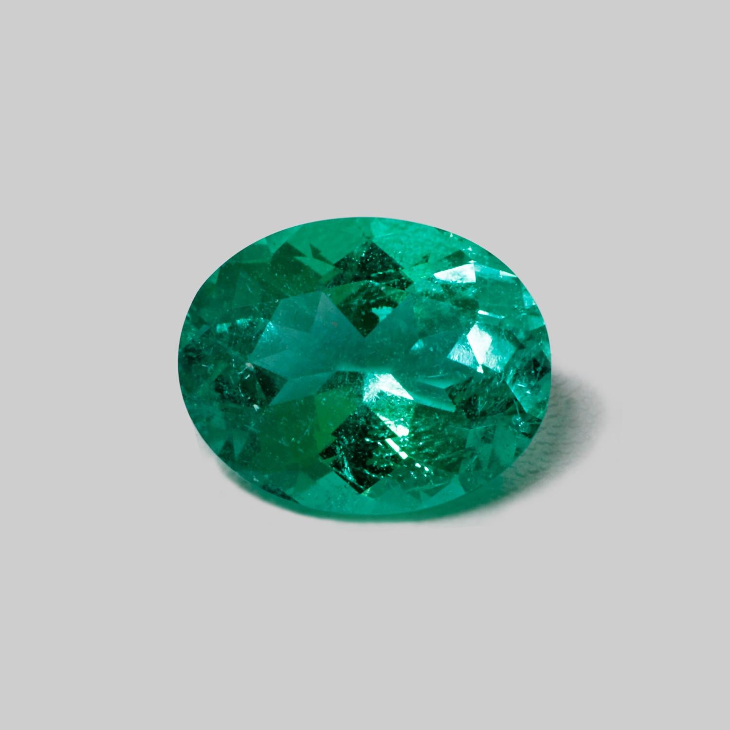 Sophisticated green color reveals the natural beauty of this beautiful oval Emerald from Colombia.
This exceptional quality gemstone would make a custom-made jewelry design. Perfect for Ring!

Shape - Oval
Weight - 1.78
Treatment - Minor