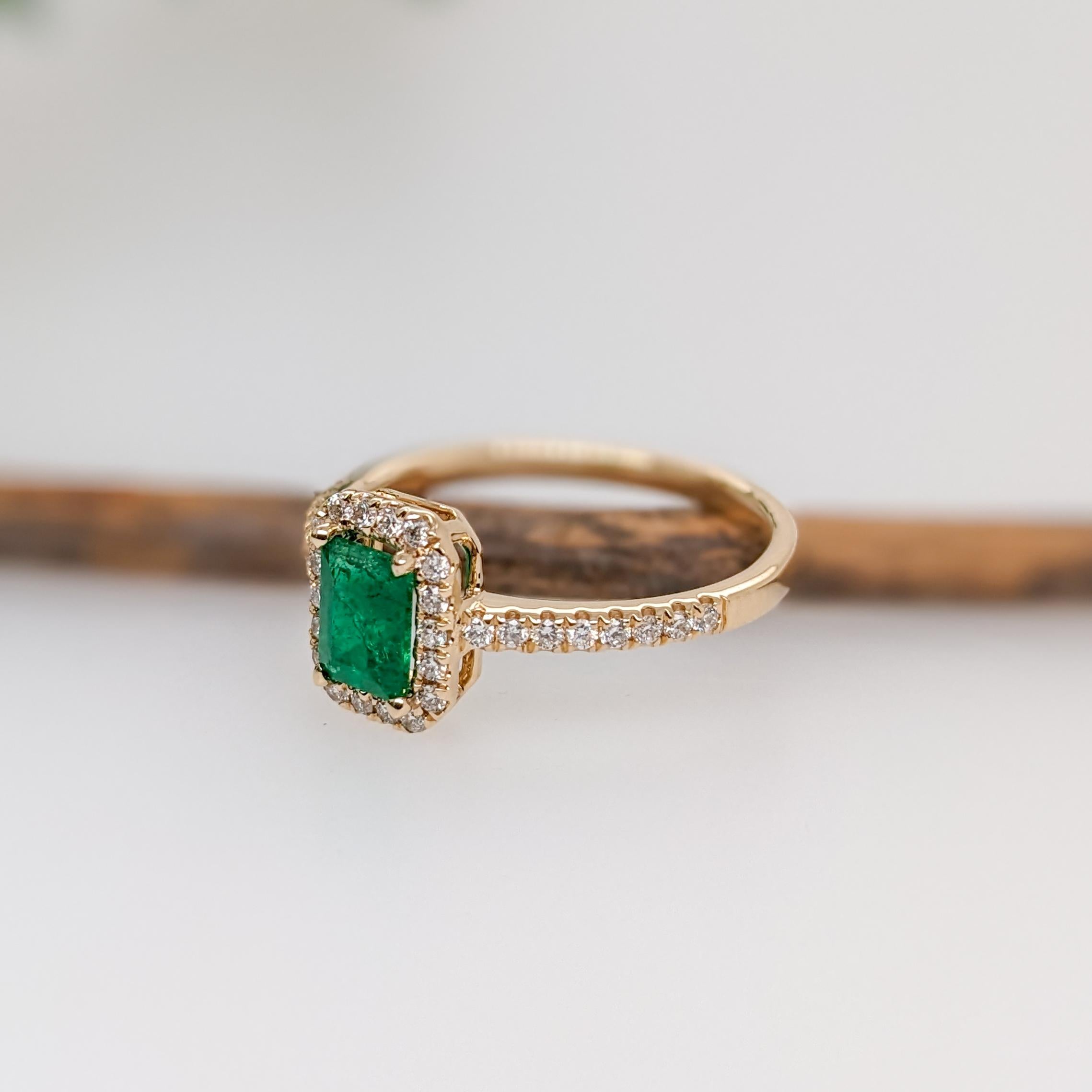 Modern Colombian Emerald Ring w Earth Mined Diamonds in Solid 14K Gold EM 6x4mm For Sale