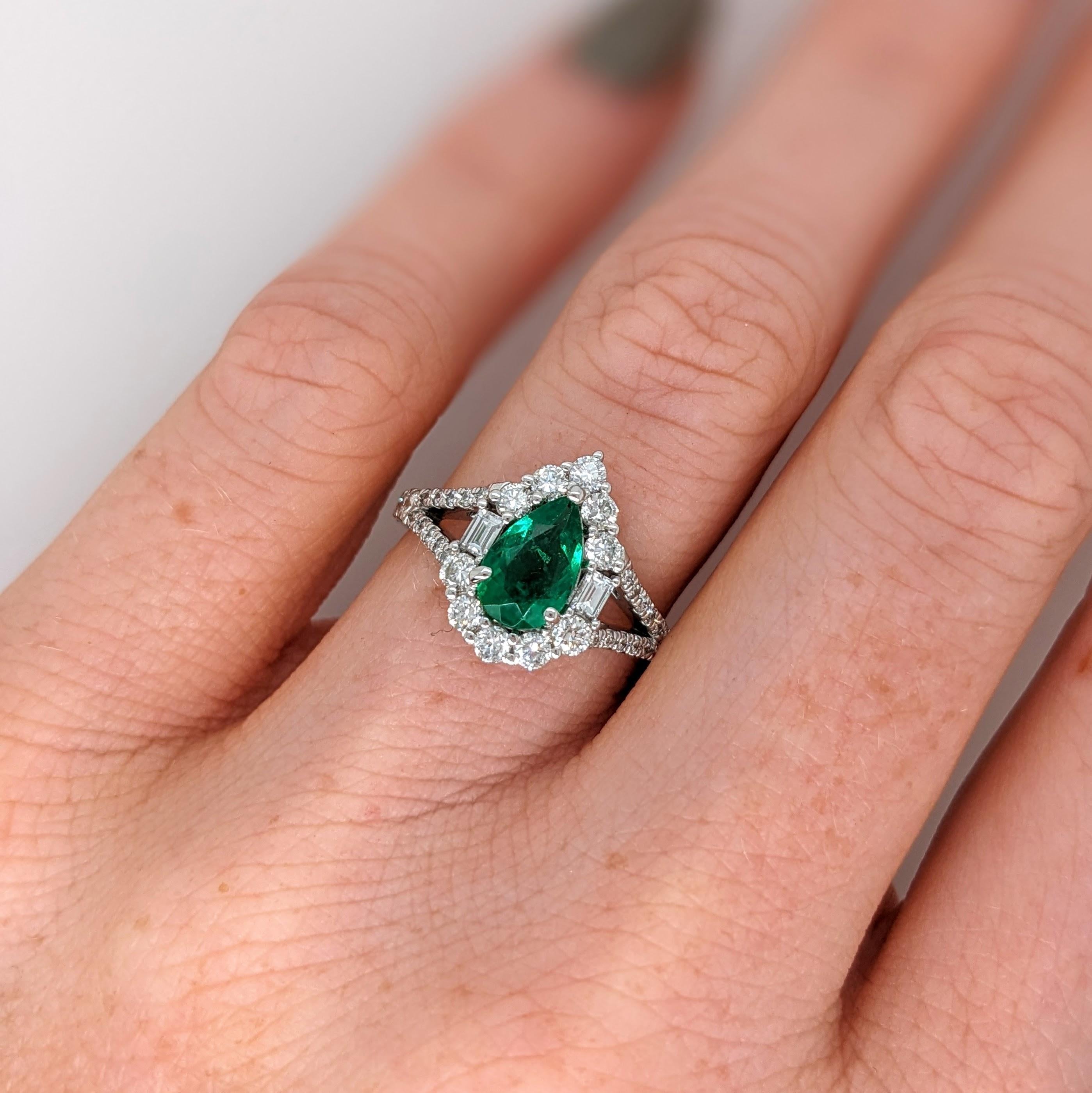 GIA Certified Colombian Emerald Ring w Earth Mined Diamonds in Solid 14K Gold For Sale 2