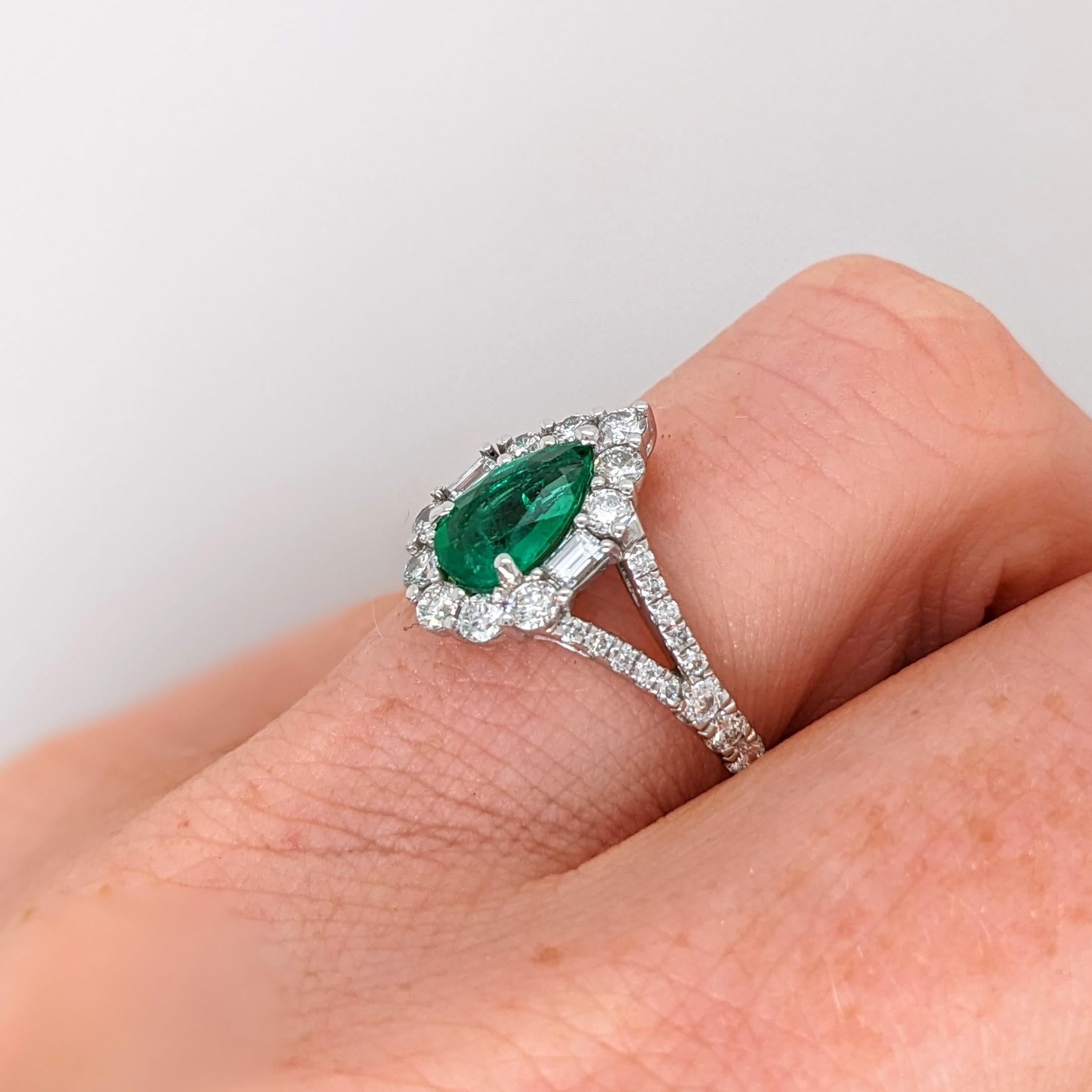 GIA Certified Colombian Emerald Ring w Earth Mined Diamonds in Solid 14K Gold For Sale 3