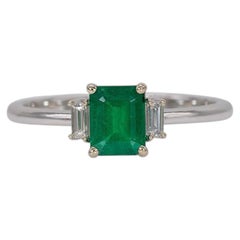 Colombian Emerald Ring with Earth-Mined Diamond Accents: Solid 14K Gold, 6x5mm