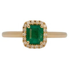 Colombian Emerald Ring with Earth Mined Diamonds Accents: Solid 14K Gold, 6x5mm