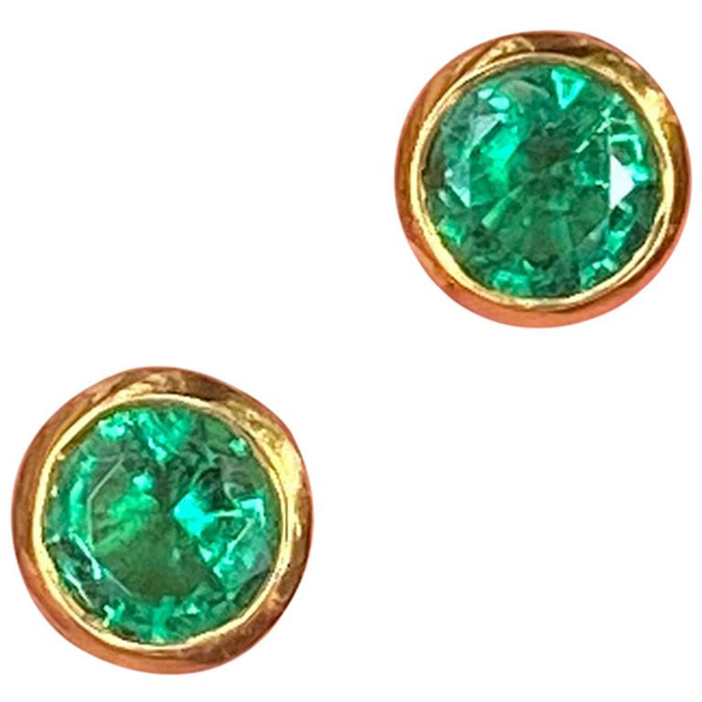 Colombian Emerald Round Stud Earrings Handmade 22 Karat Gold For Sale