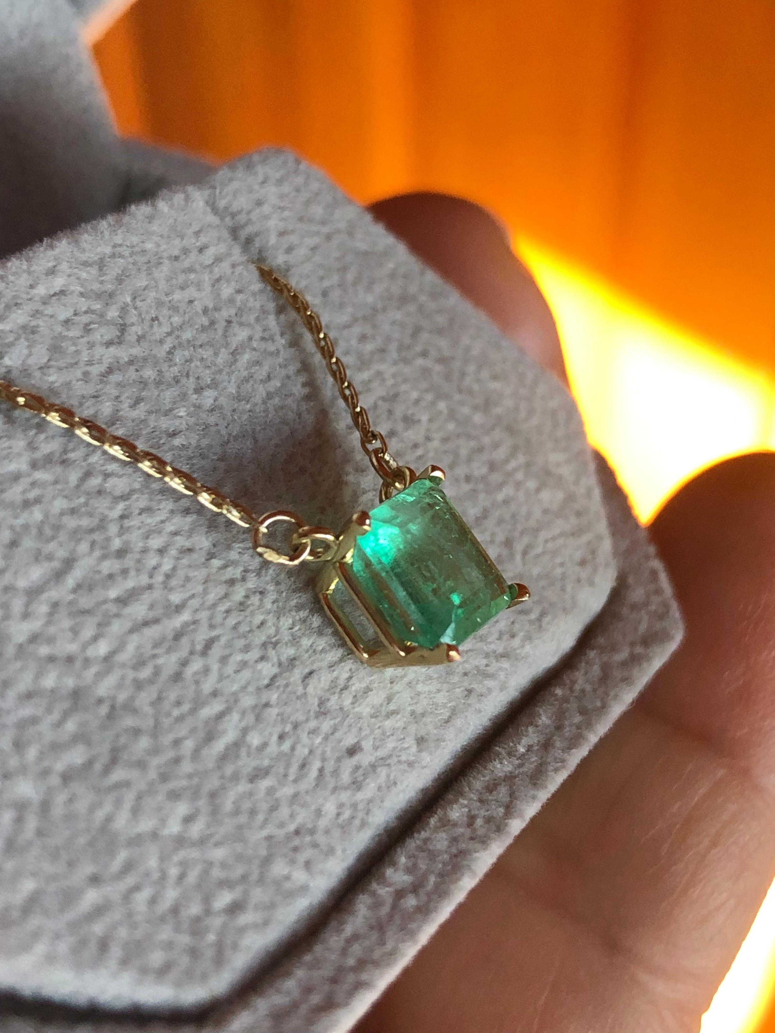 Modern Colombian Emerald Square Solitaire Pendant Drop Necklace in 14k For Sale