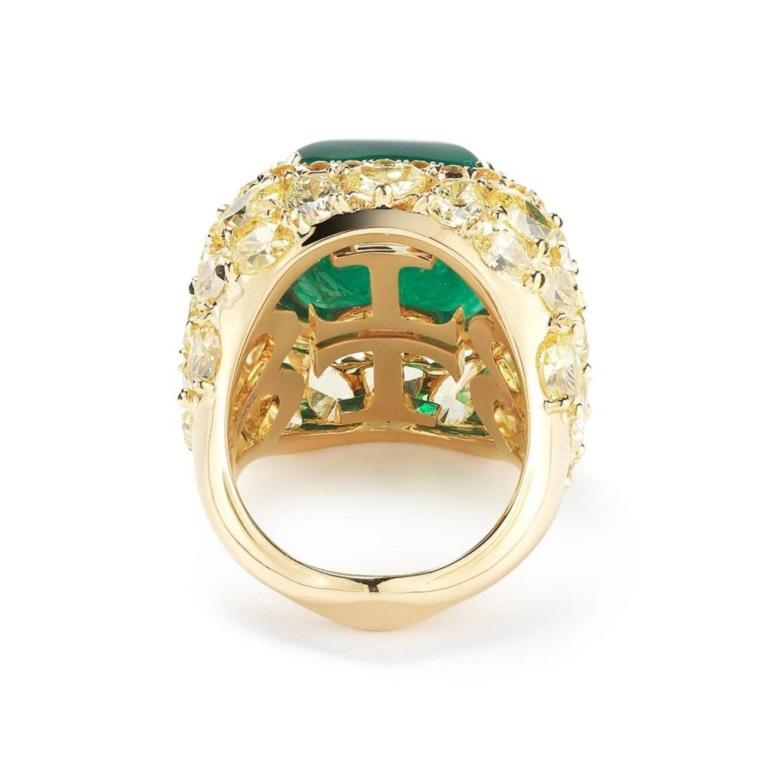 Modern Colombian Emerald Sugarloaf Ring For Sale