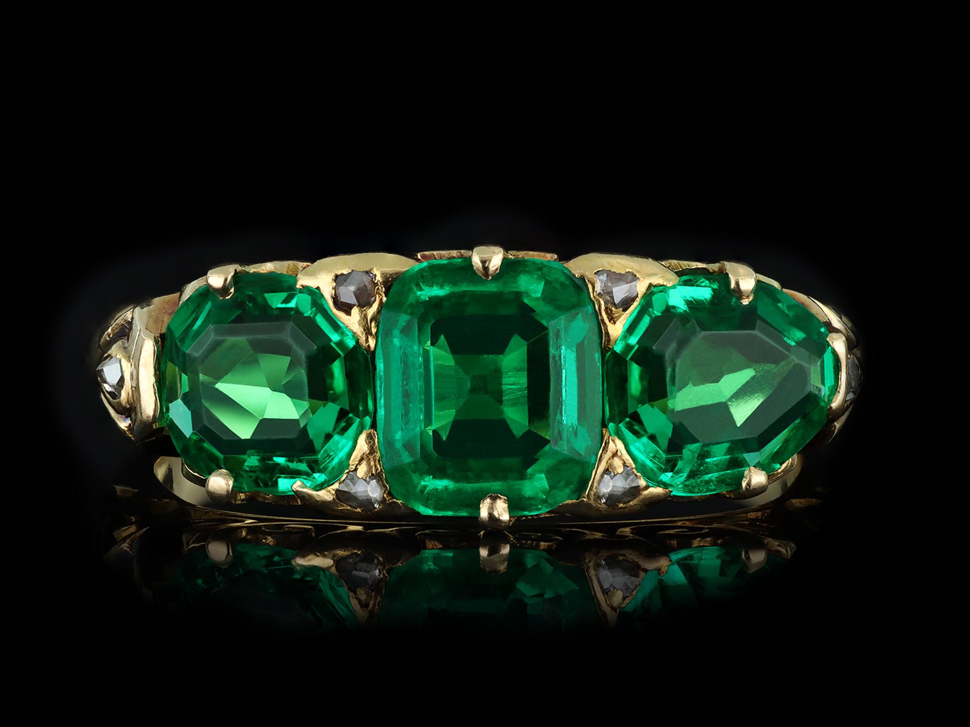 Women's Antique Colombian Emerald Three Stone Ring, circa 1890. For Sale