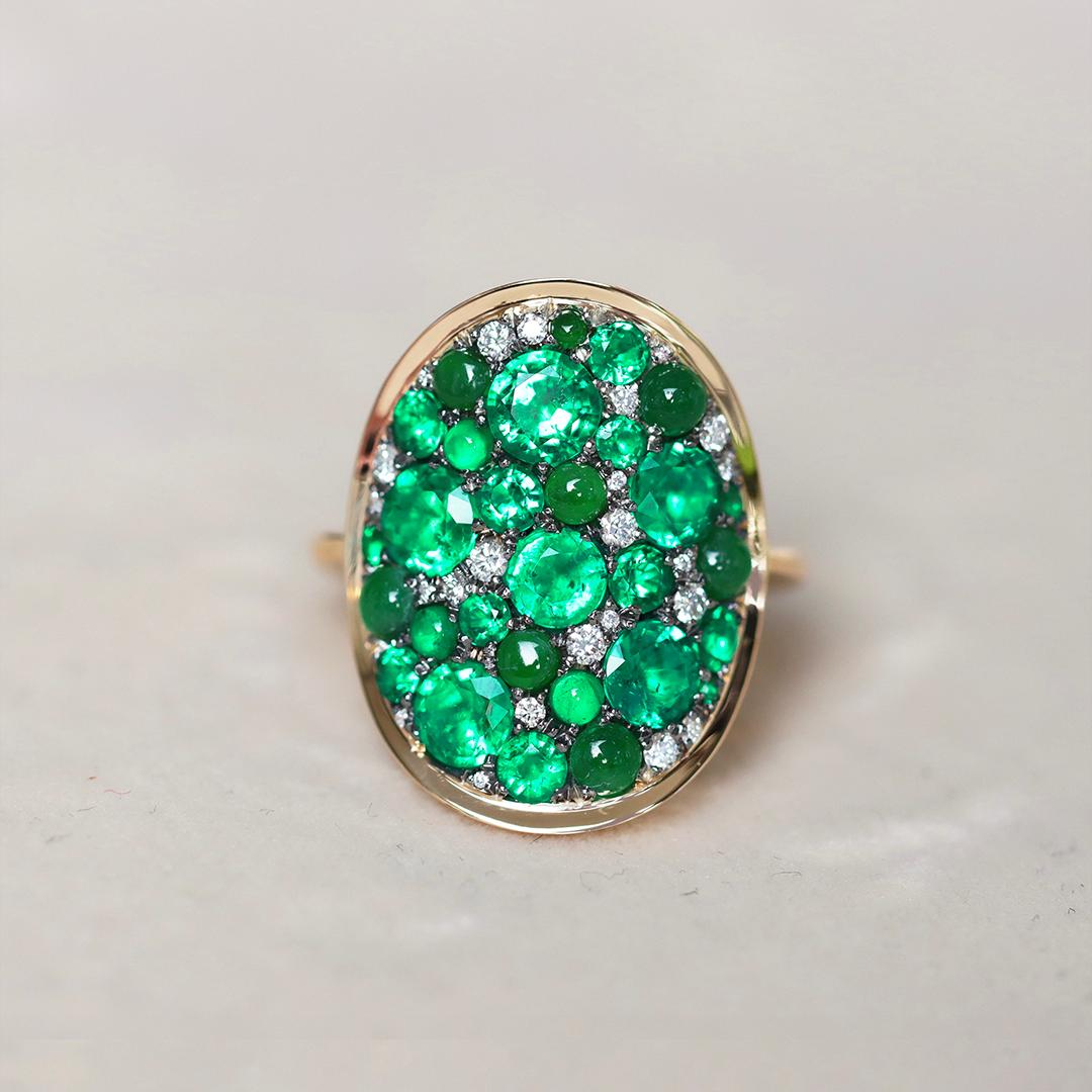 Kolumbianischer Smaragd Typ A Jadeit Diamant Pave-Ring (Gemischter Schliff)