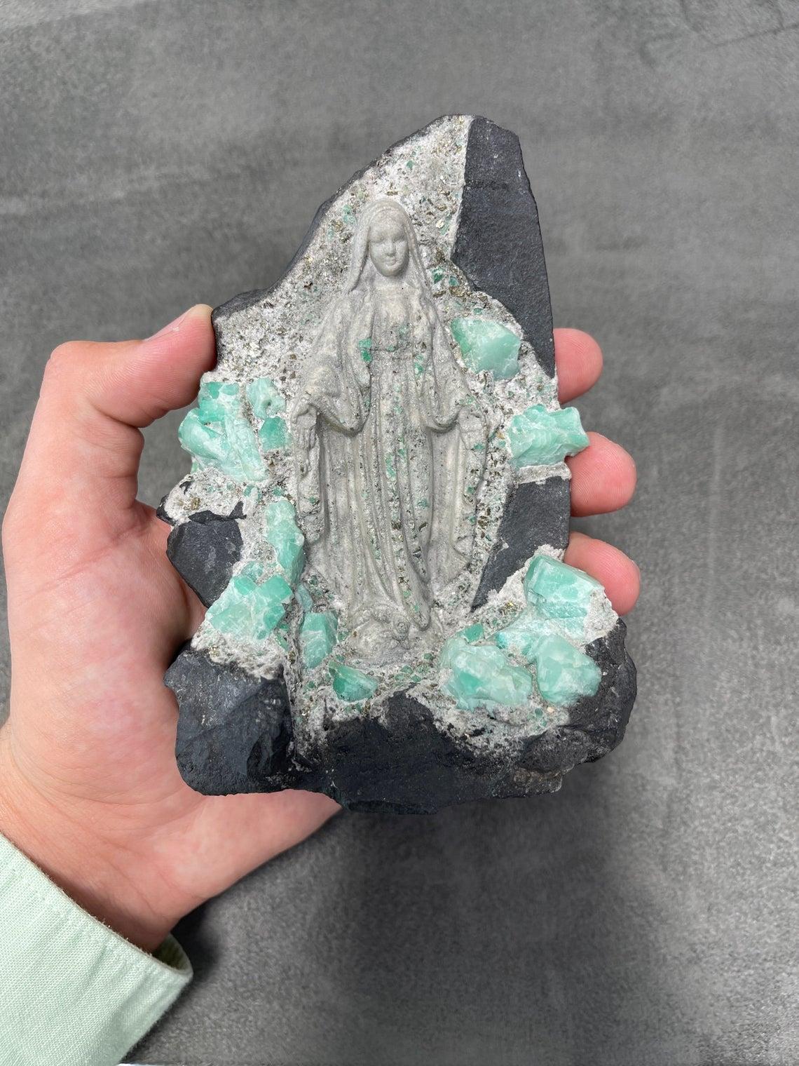 Colombian Emerald Virgen Mary Rough Crystal Sculpture For Sale 2