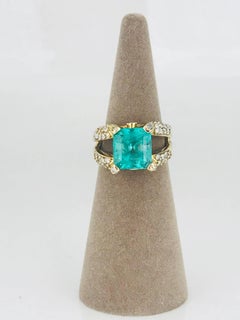 Colombian Emerald, 5.62 Carat, Set with 1.10 Carat Diamonds, Contemporary Ring