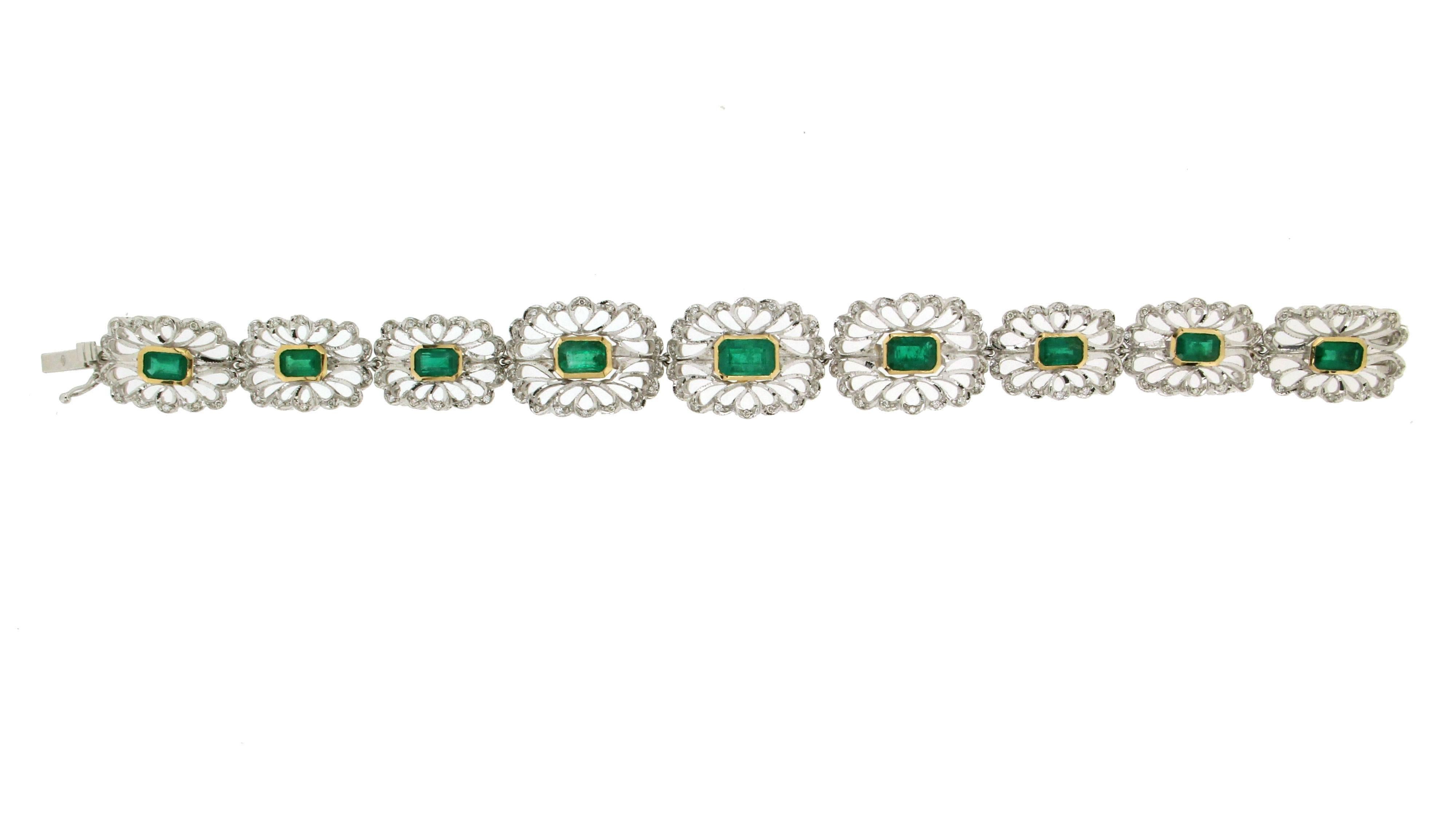 Colombian Emeralds,18 Karat White Gold,Diamonds,Cuff Bracelet

Bracelet Weight 34.60 Grams
Emeralds Weight 6.23 Karat
Diamonds Weight 0.79 Karat