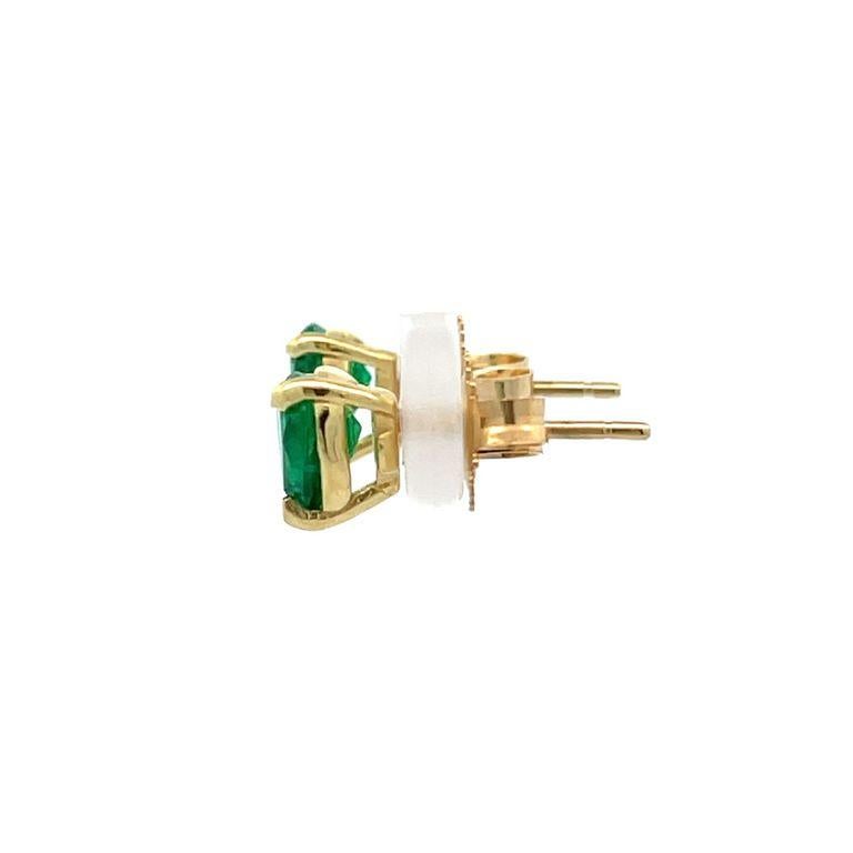 Modern  Colombian Green Emerald Heart Shape 1.44 CT in 18K Yellow Studs Earring For Sale