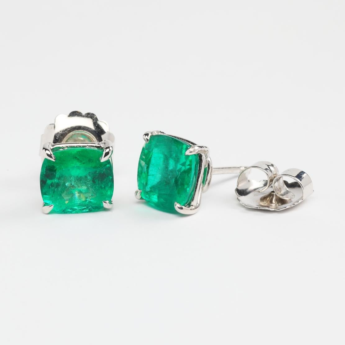 Romantic Colombian Green Emeralds and 18K White Gold Stud Earrings