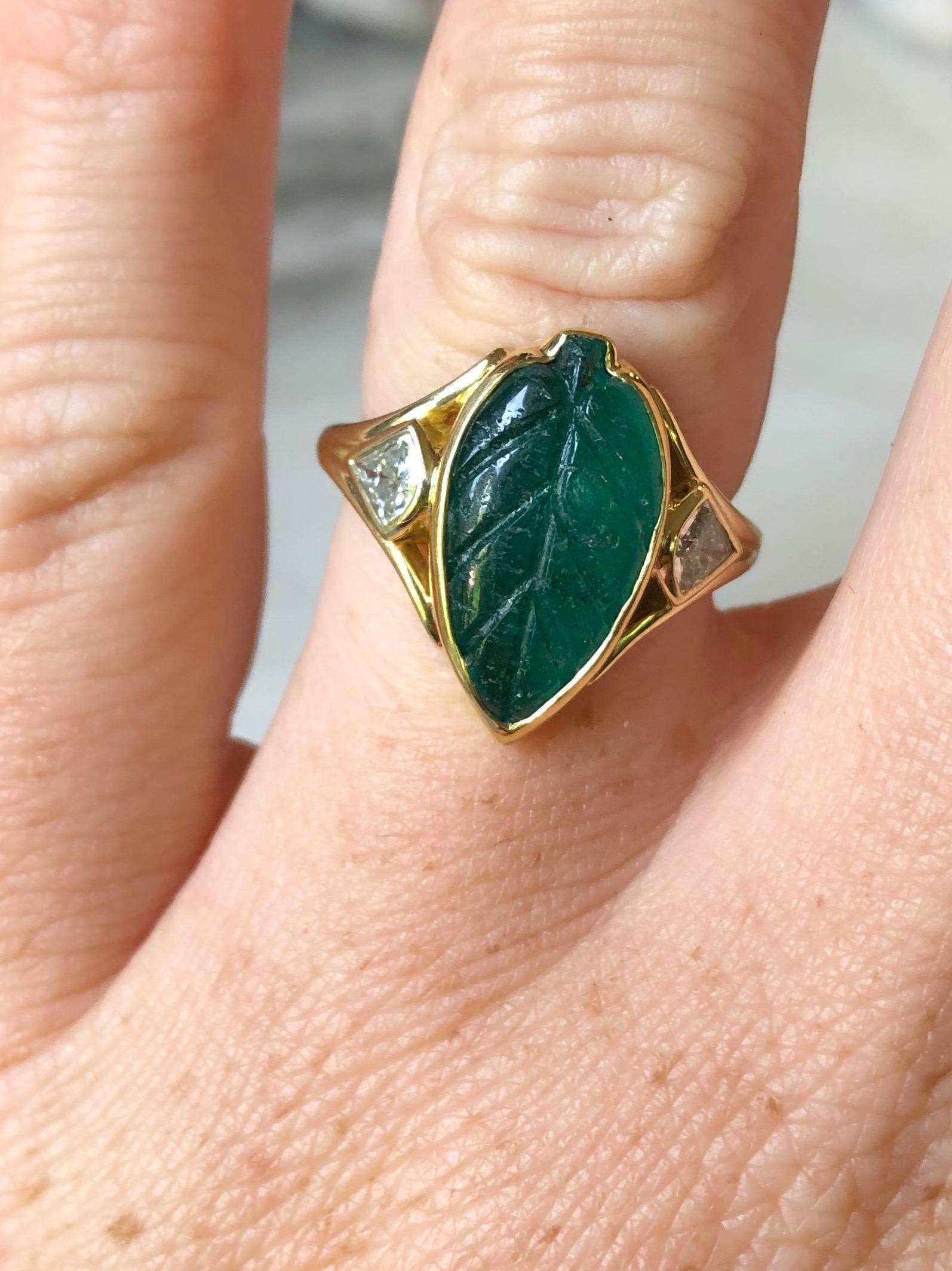 Colombian Muzo Emerald Carved Leaf and Diamond Ring In New Condition In Berkeley, CA