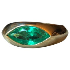 Colombian Muzo Emerald Gypsy Set 18 Karat Gold Ring