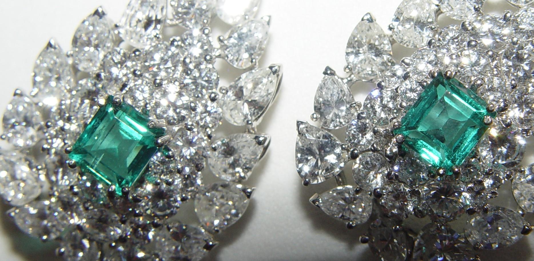 Colombian NONE-CLARITY ENHANCED Emerald & Diamond Earrings AGL certificate For Sale 1